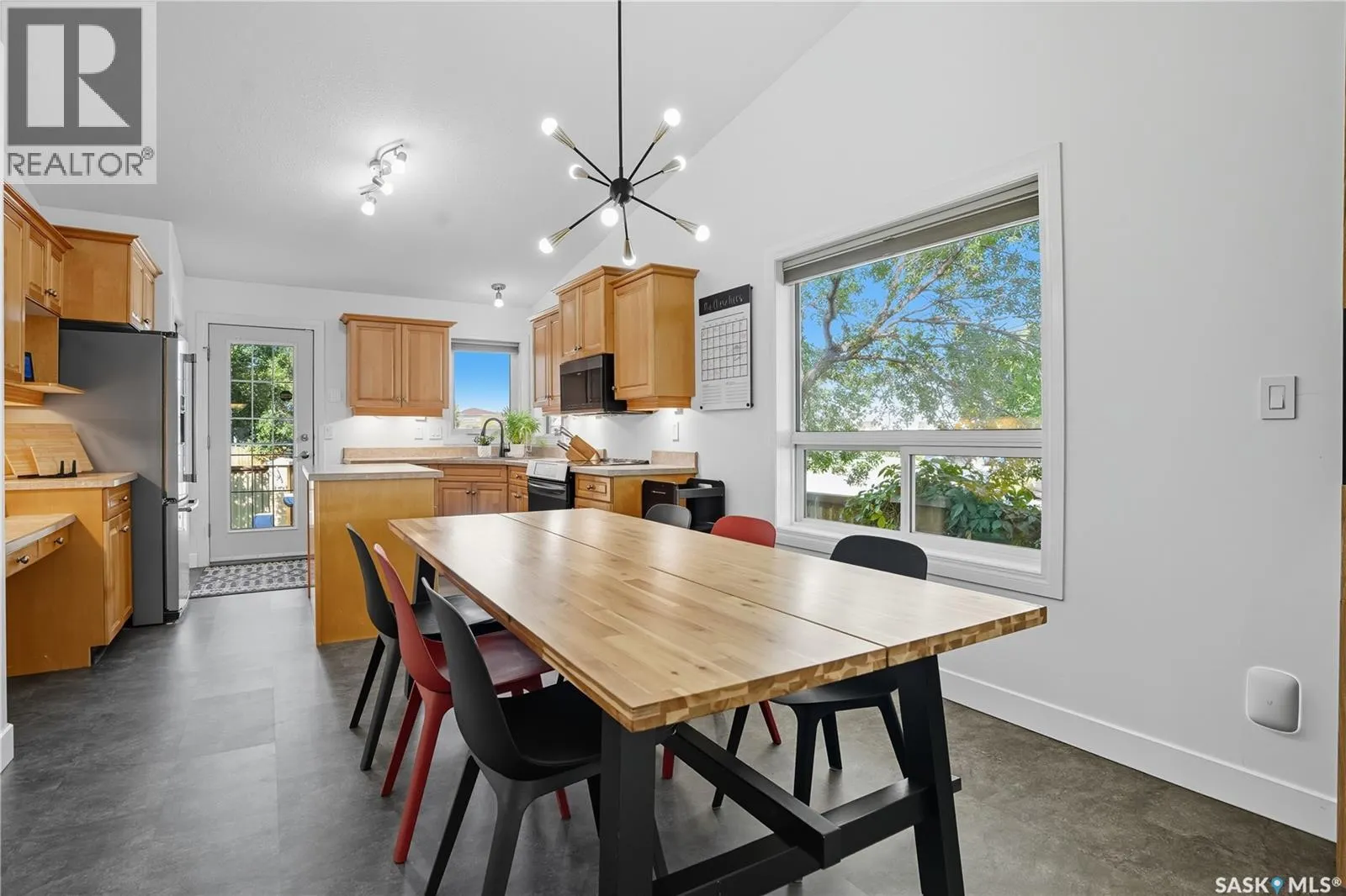 1114 Degelman DRIVE