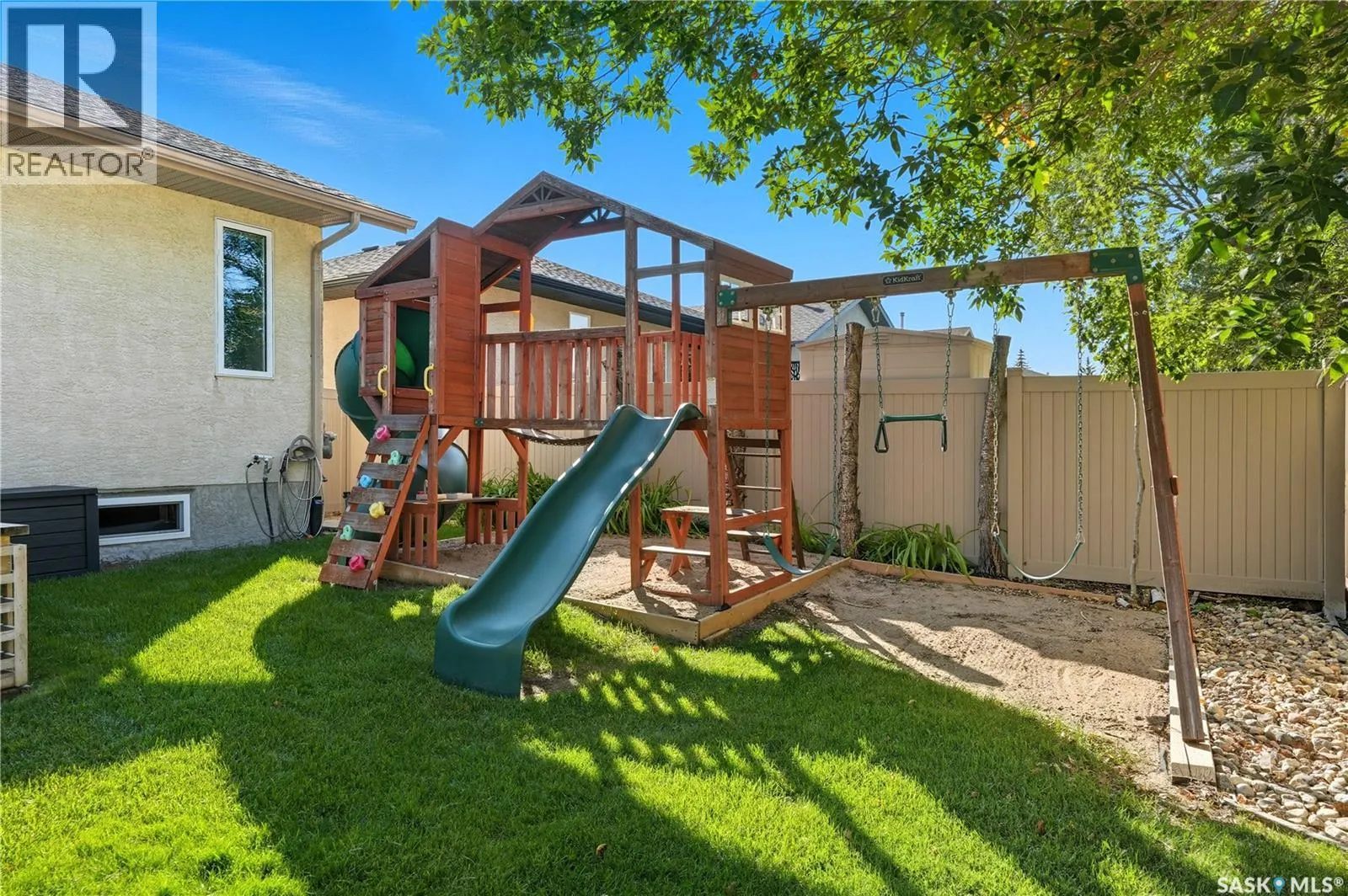 1114 Degelman DRIVE
