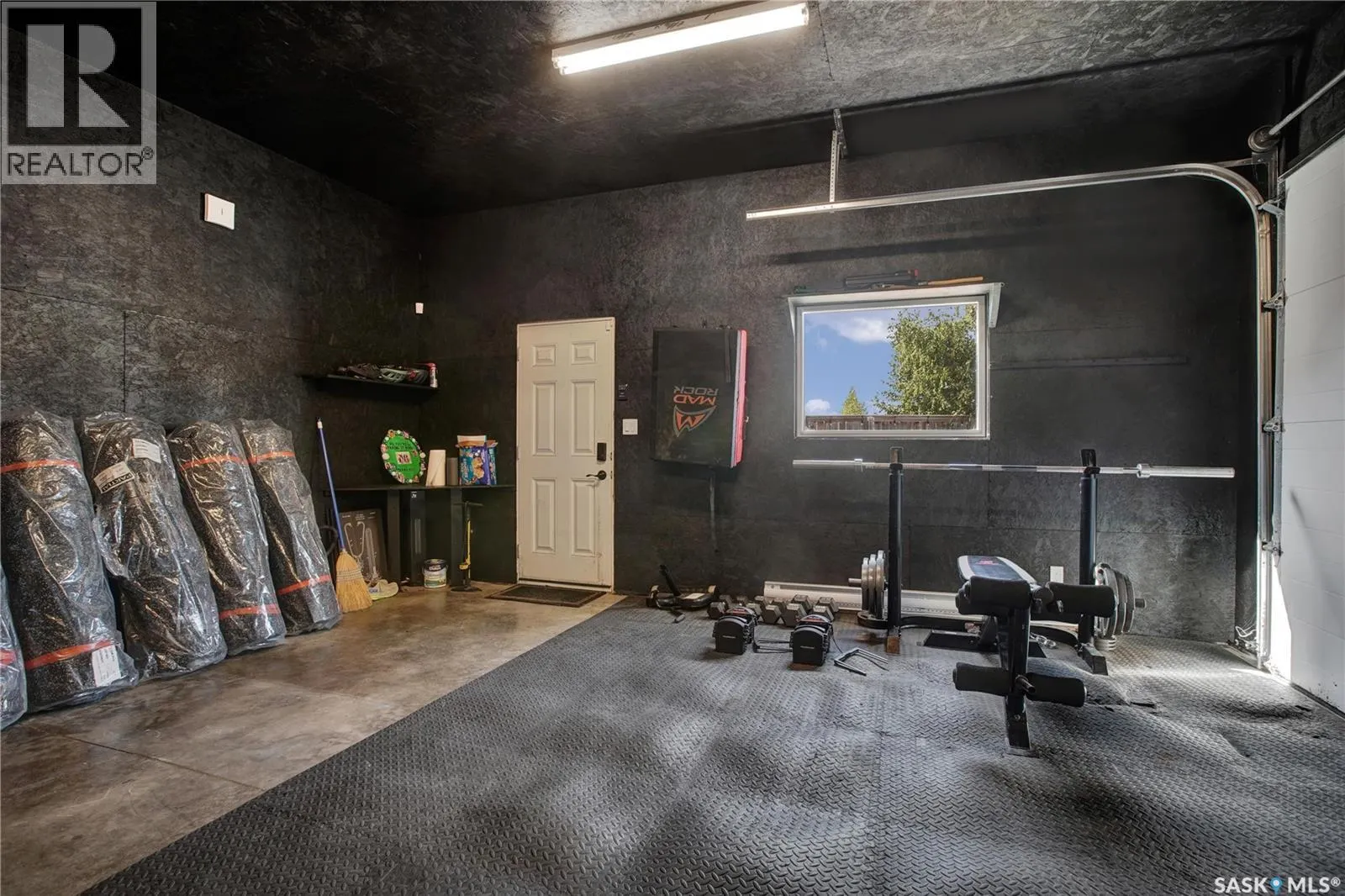 406 Hogan WAY