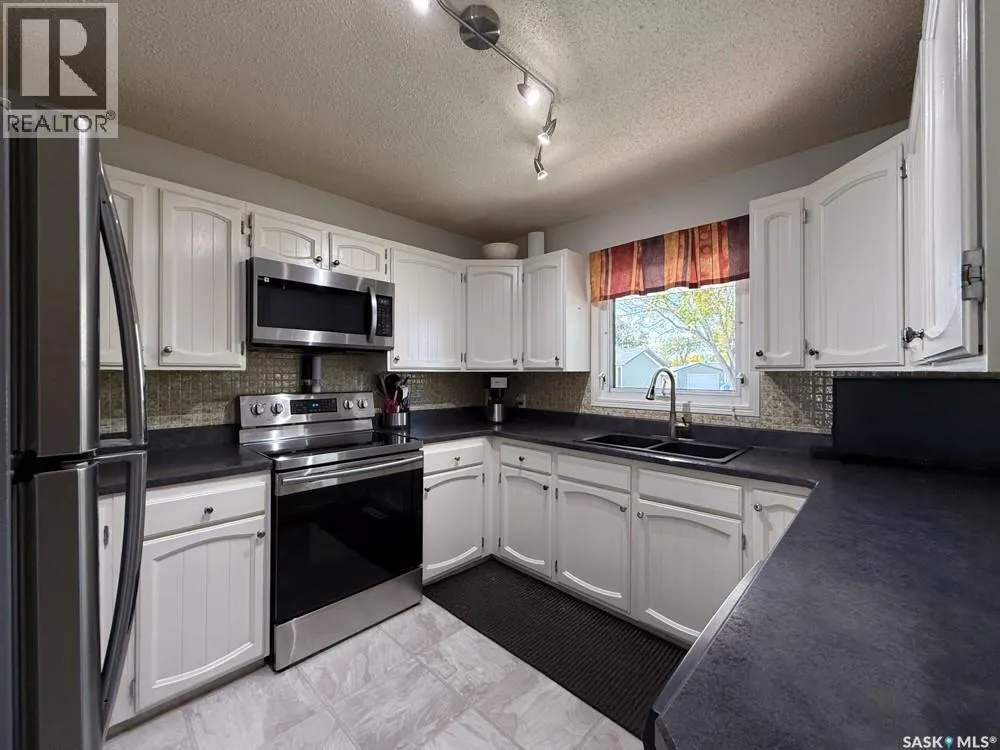 568 Poplar CRESCENT