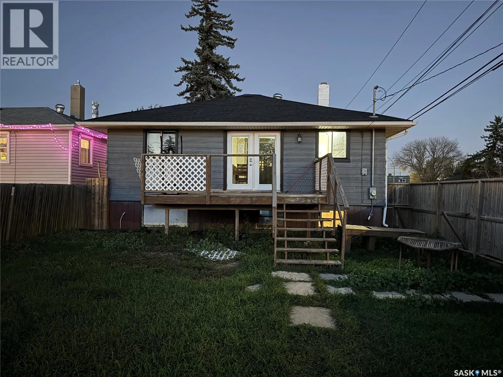 978 Lindsay STREET