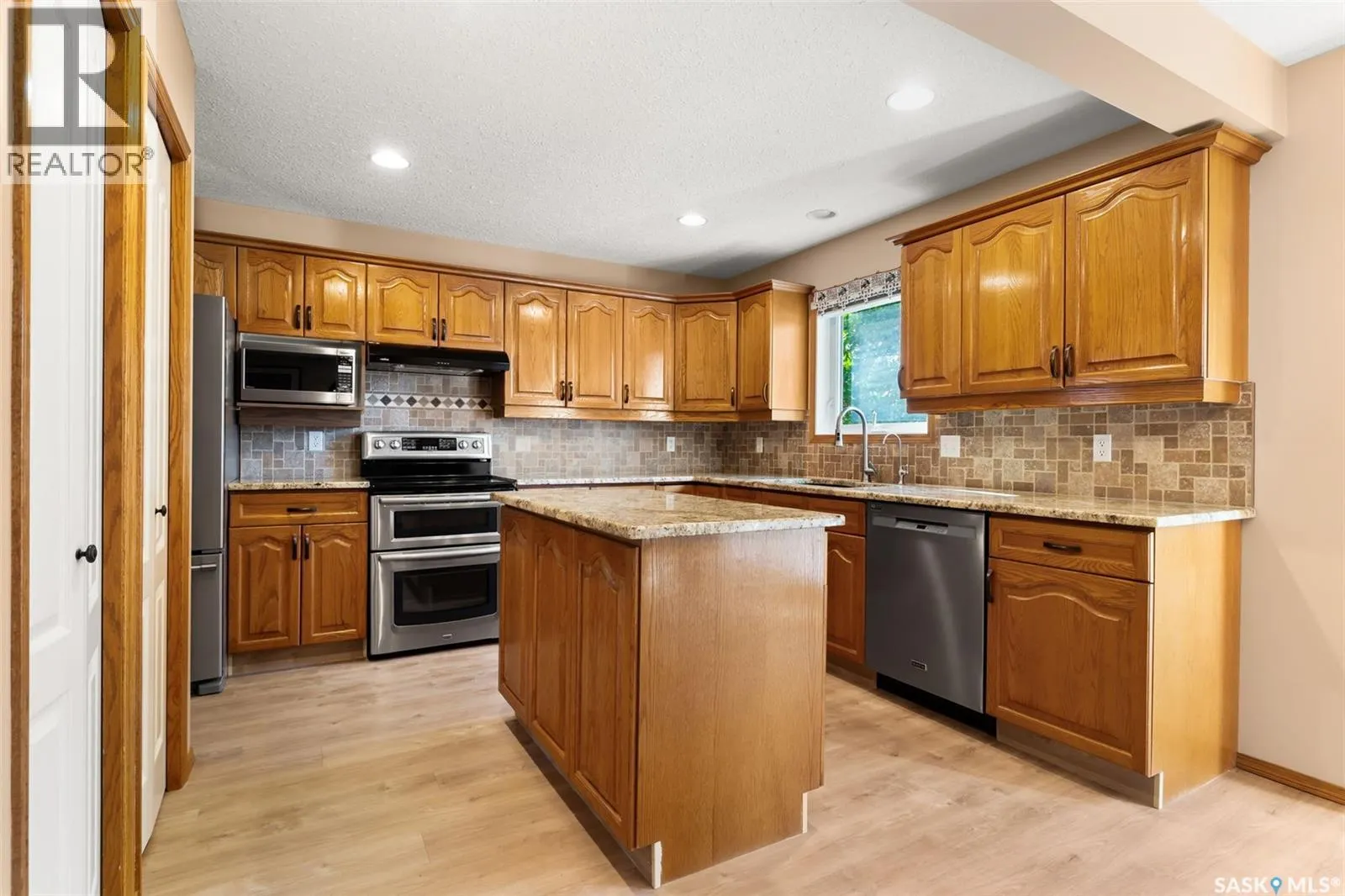 3562 Hazel GROVE
