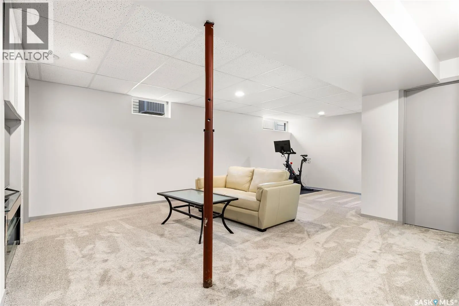 3562 Hazel GROVE