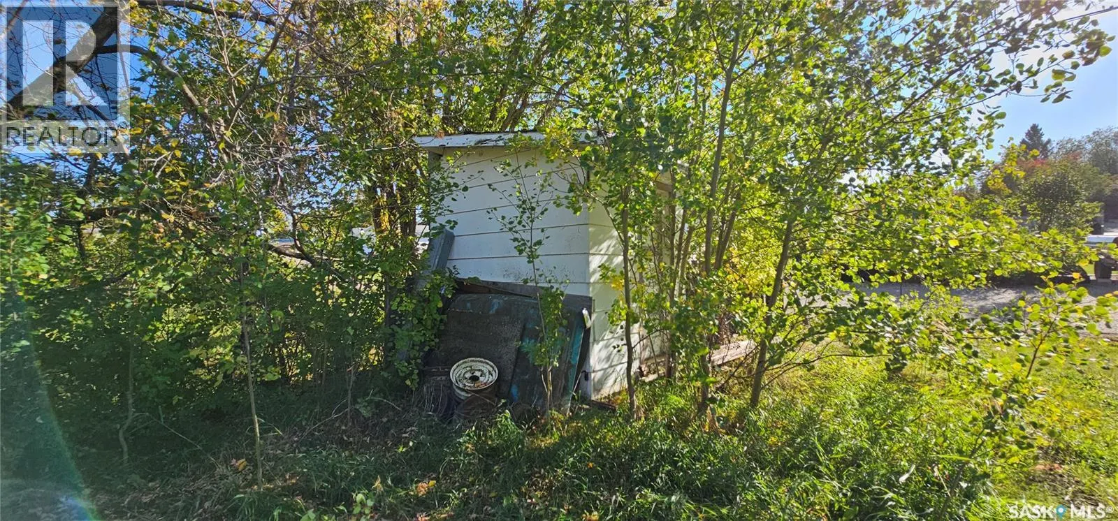 121 4th AVENUE E