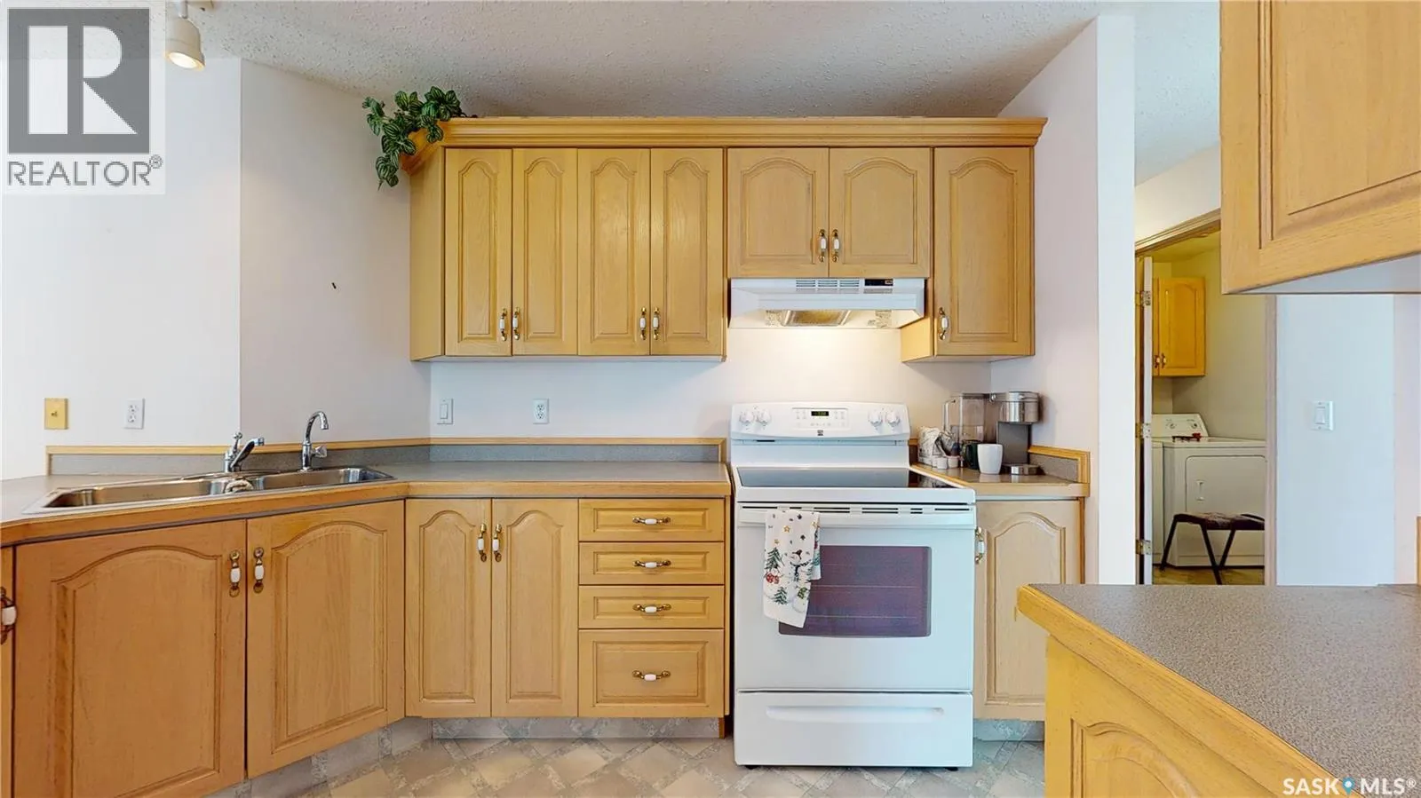 8358 Struthers CRESCENT