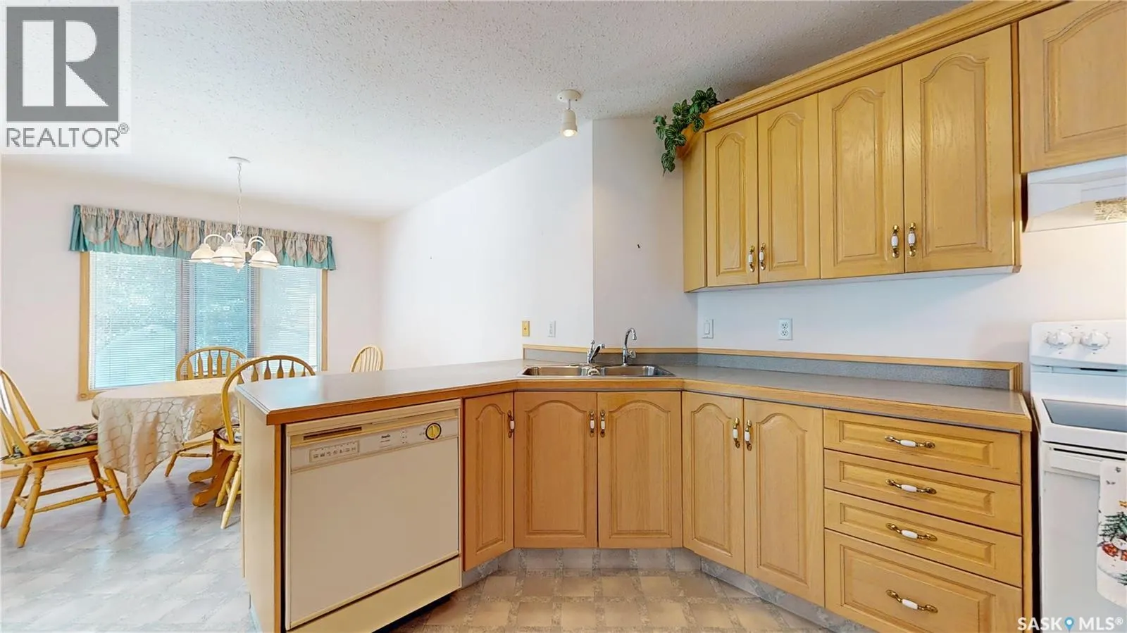 8358 Struthers CRESCENT