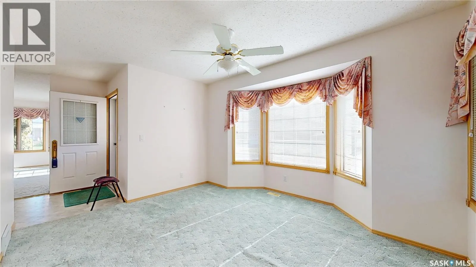 8358 Struthers CRESCENT