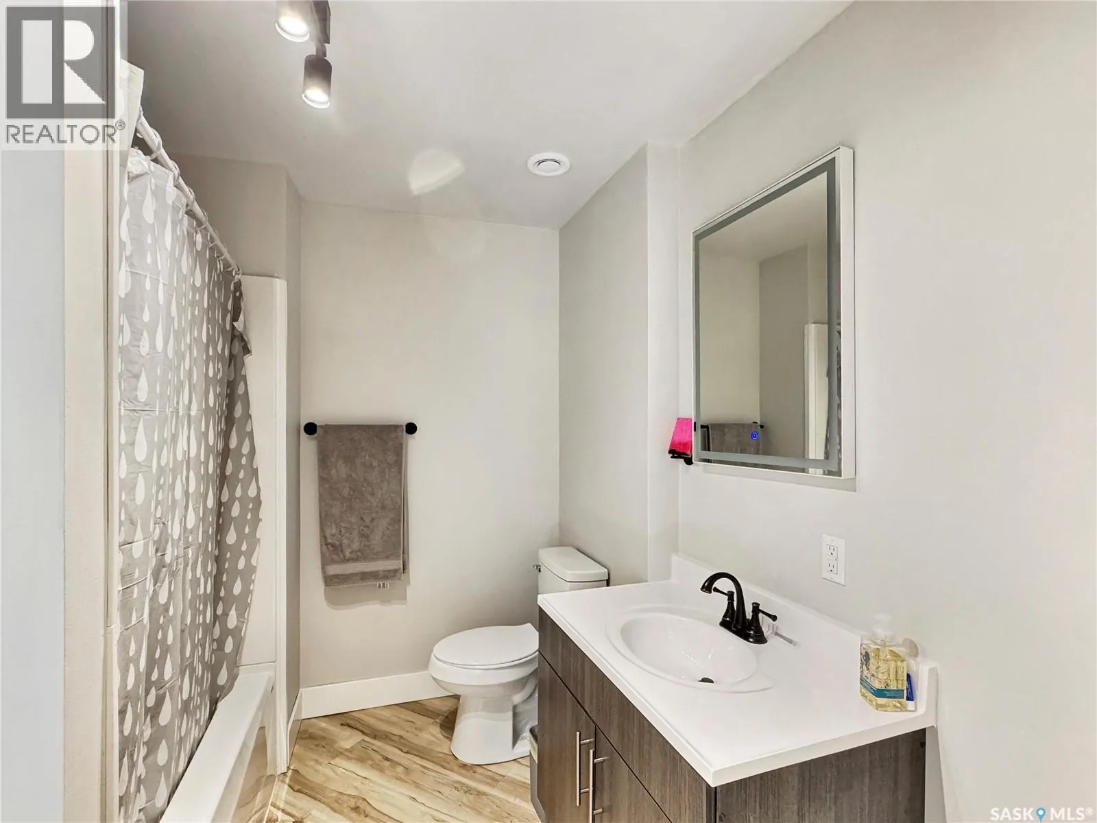 403-404 Park PLACE