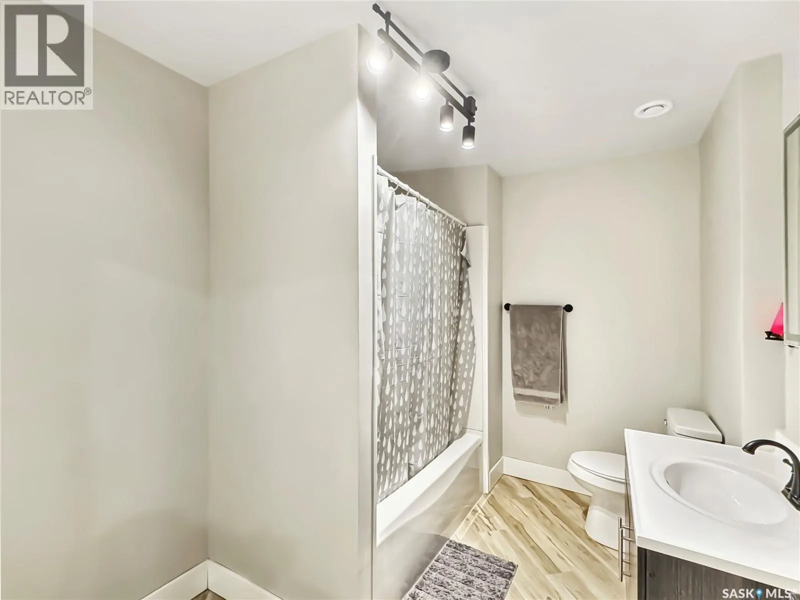 403-404 Park PLACE