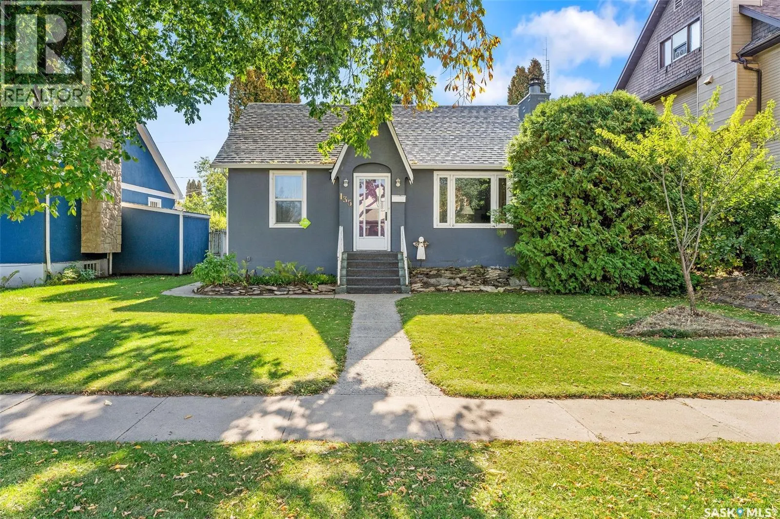 135 21st STREET W