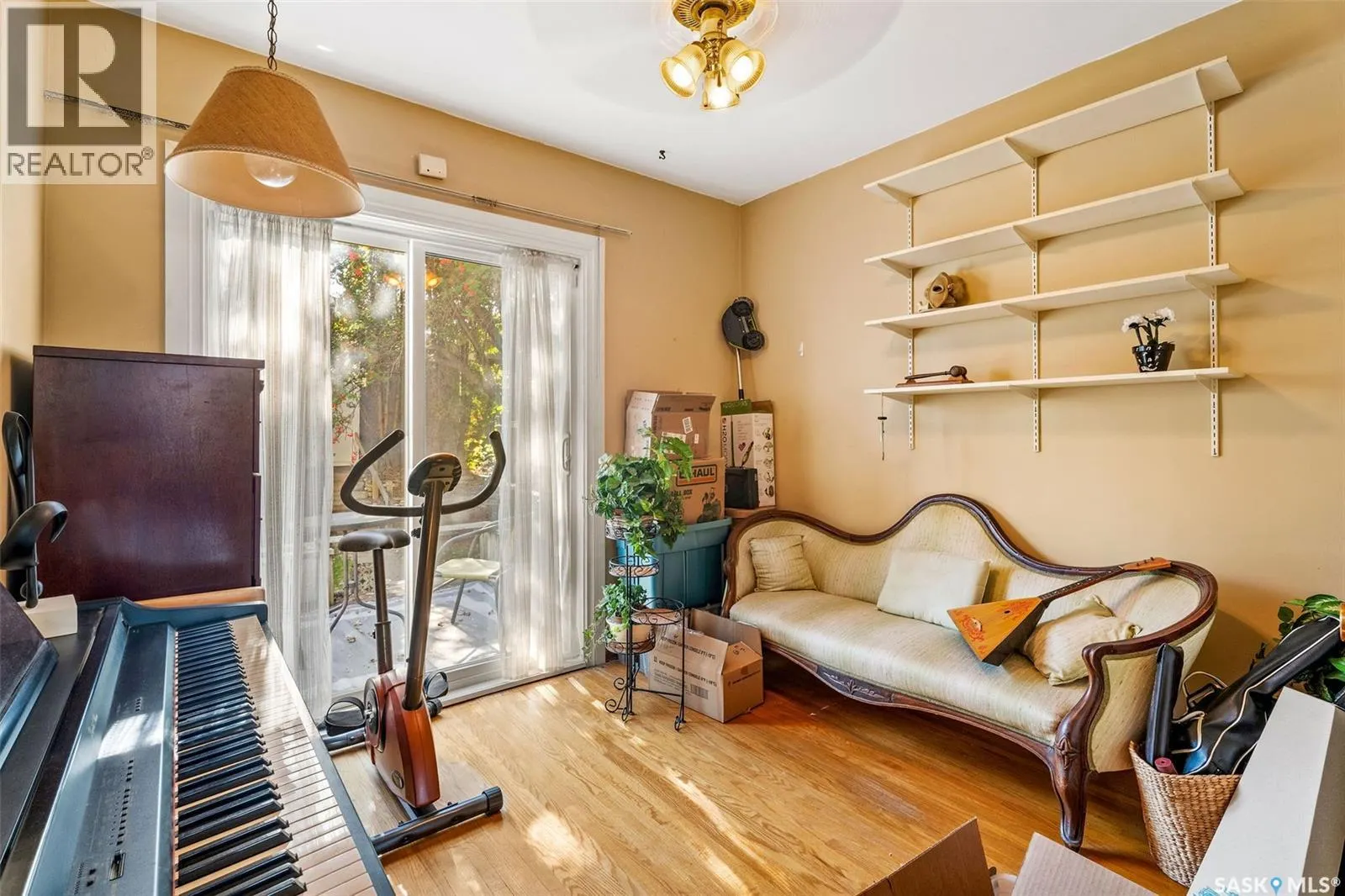 135 21st STREET W