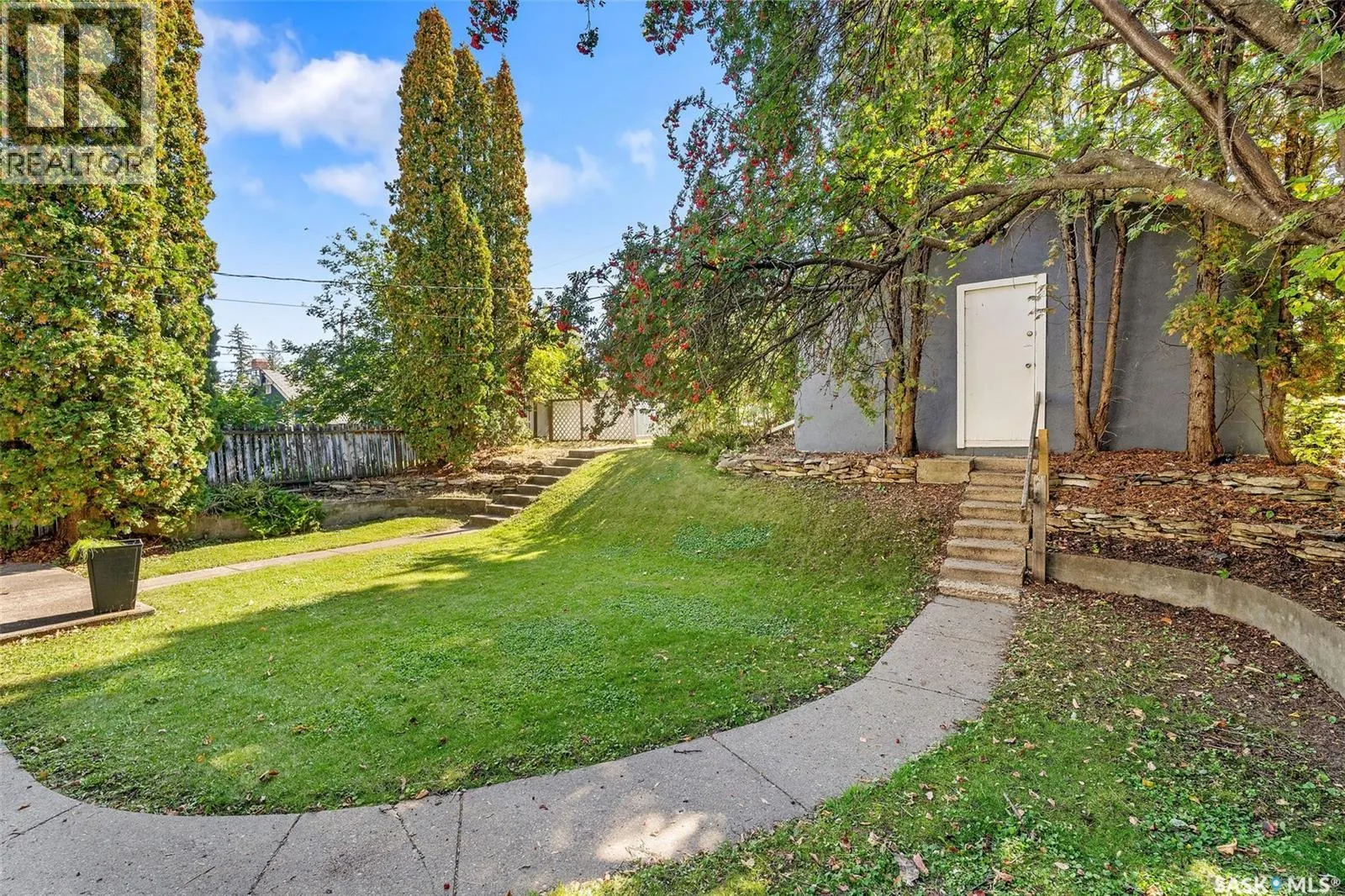 135 21st STREET W