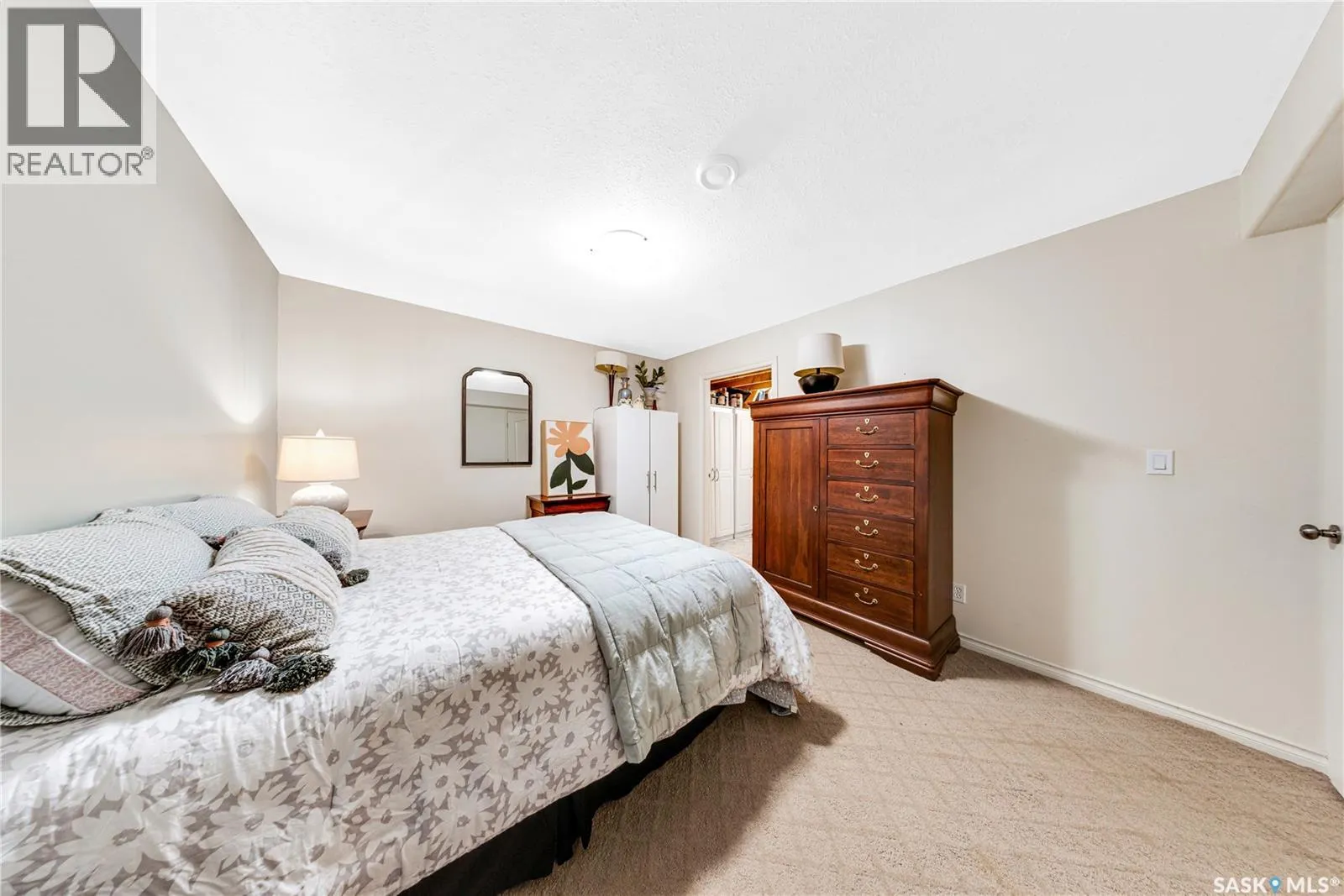 315 Blackburn CRESCENT