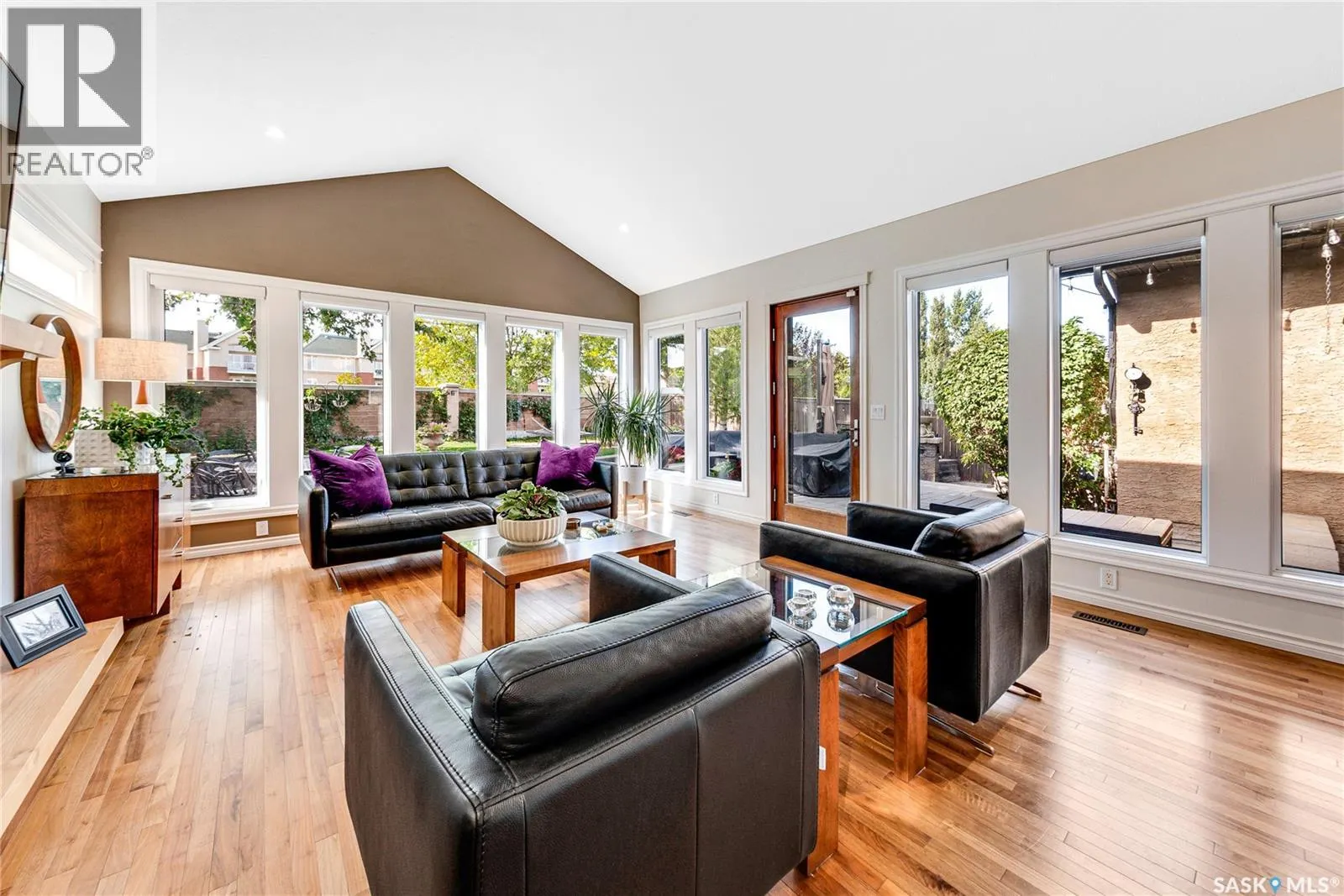 315 Blackburn CRESCENT