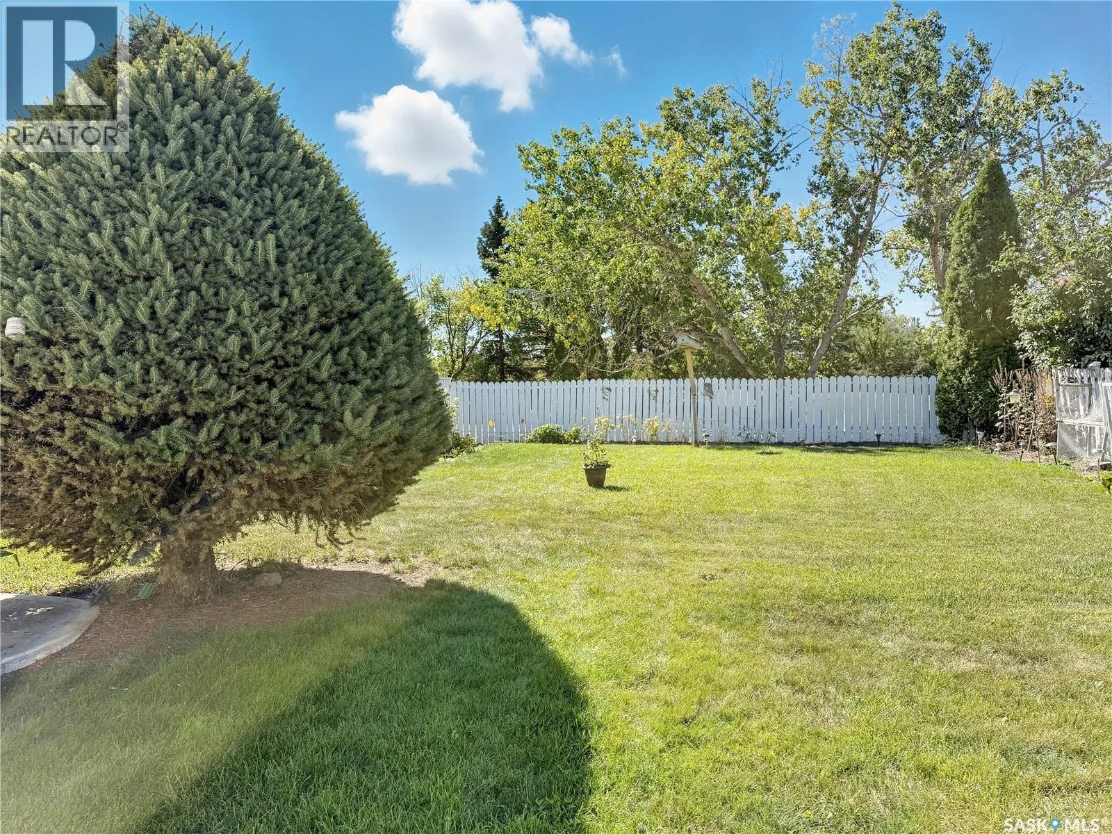 2184 Douglas AVENUE