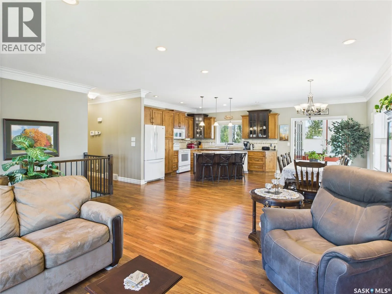 100 2nd STREET