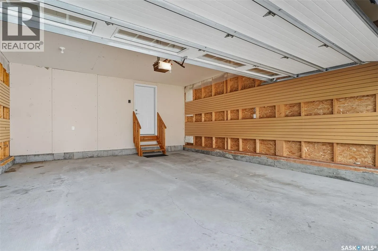 127 315 Dickson CRESCENT