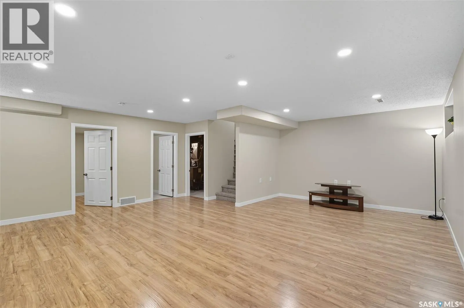 127 315 Dickson CRESCENT