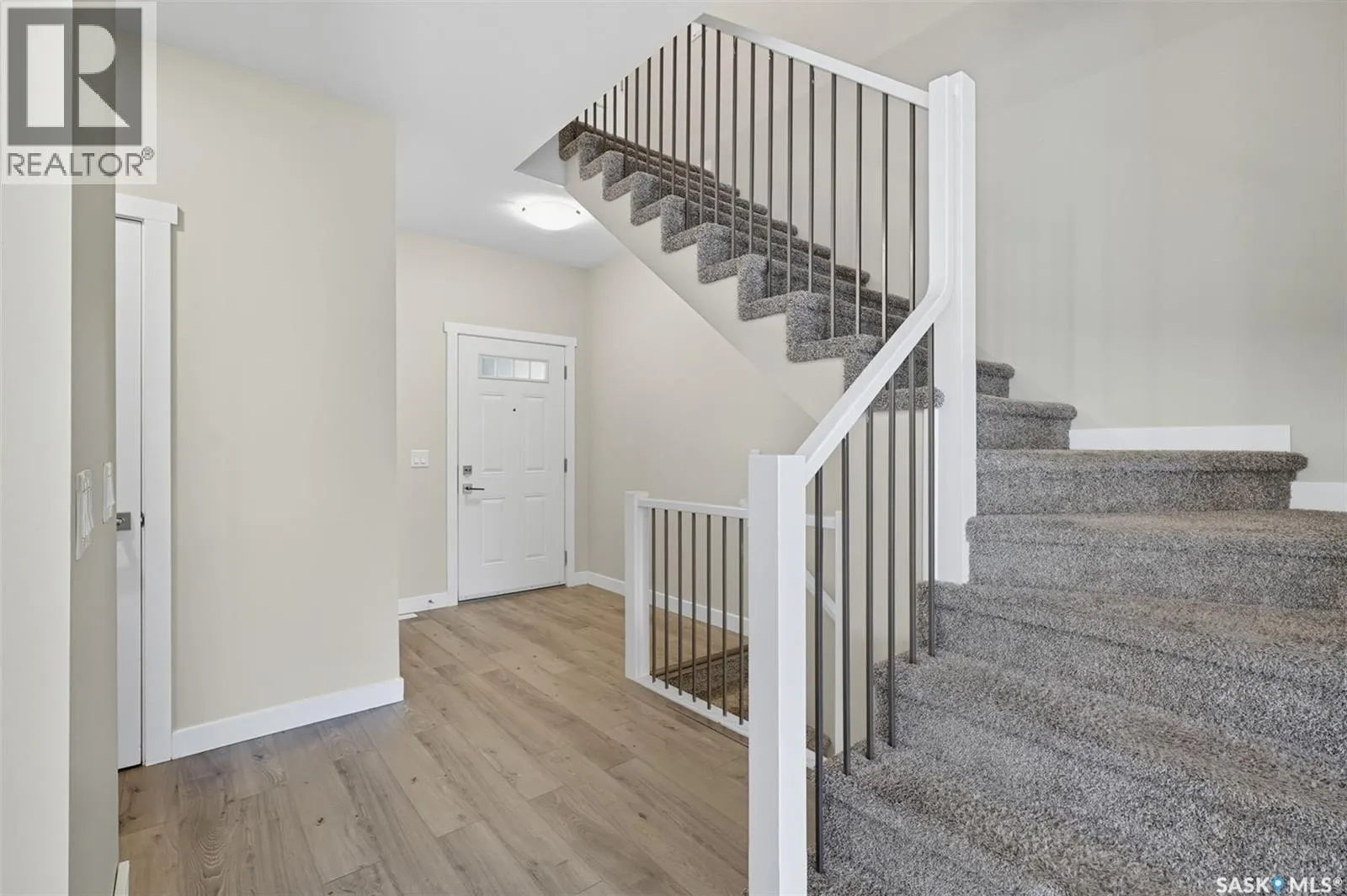 127 315 Dickson CRESCENT