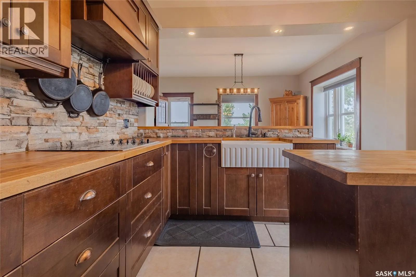 Peters Acreage