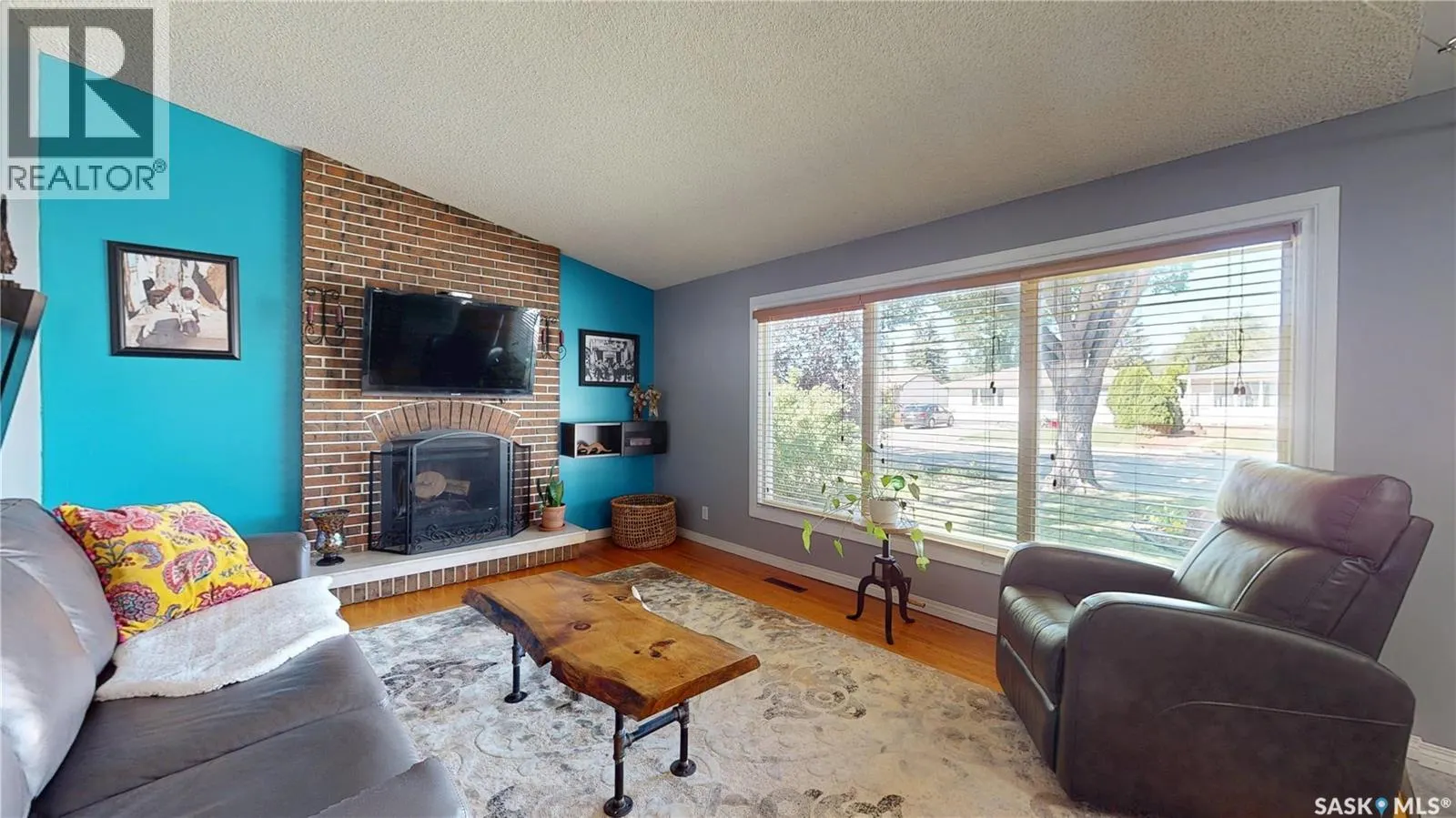 102 MCINNIS CRESCENT