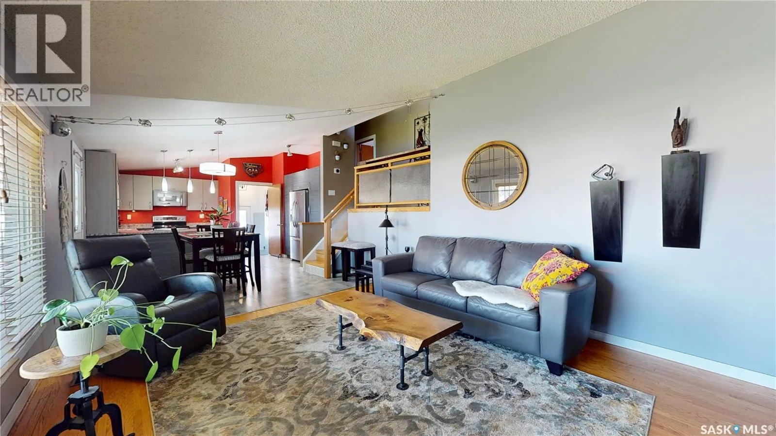 102 MCINNIS CRESCENT