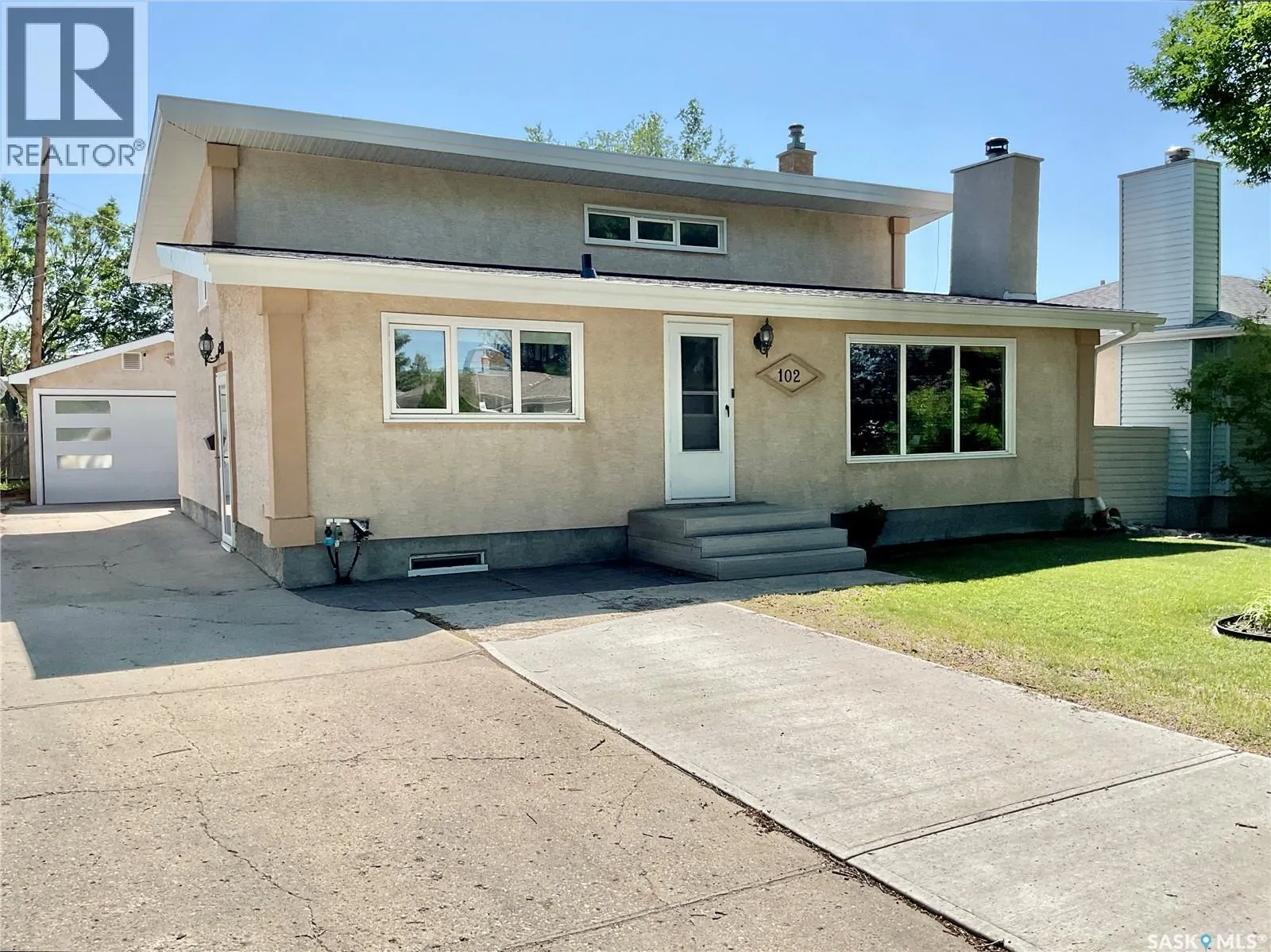 102 MCINNIS CRESCENT