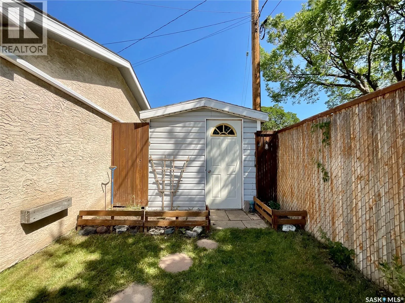 102 MCINNIS CRESCENT