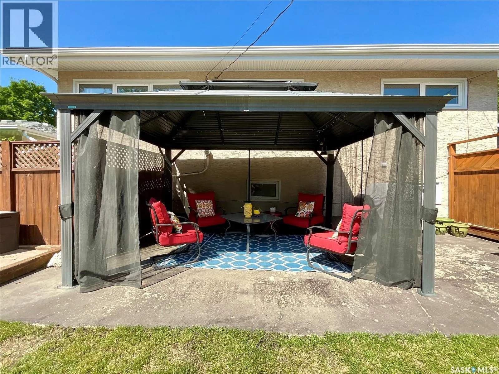 102 MCINNIS CRESCENT