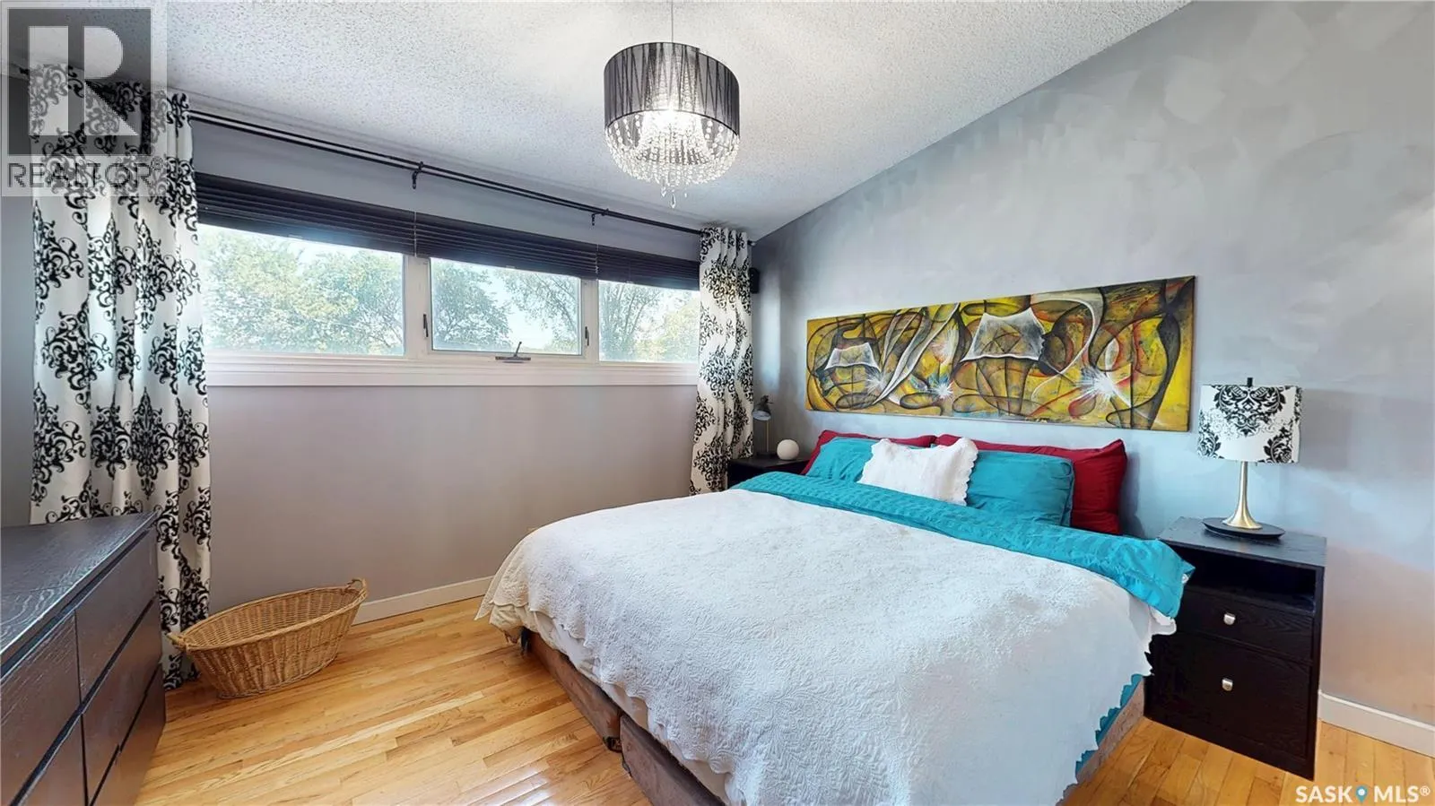 102 MCINNIS CRESCENT