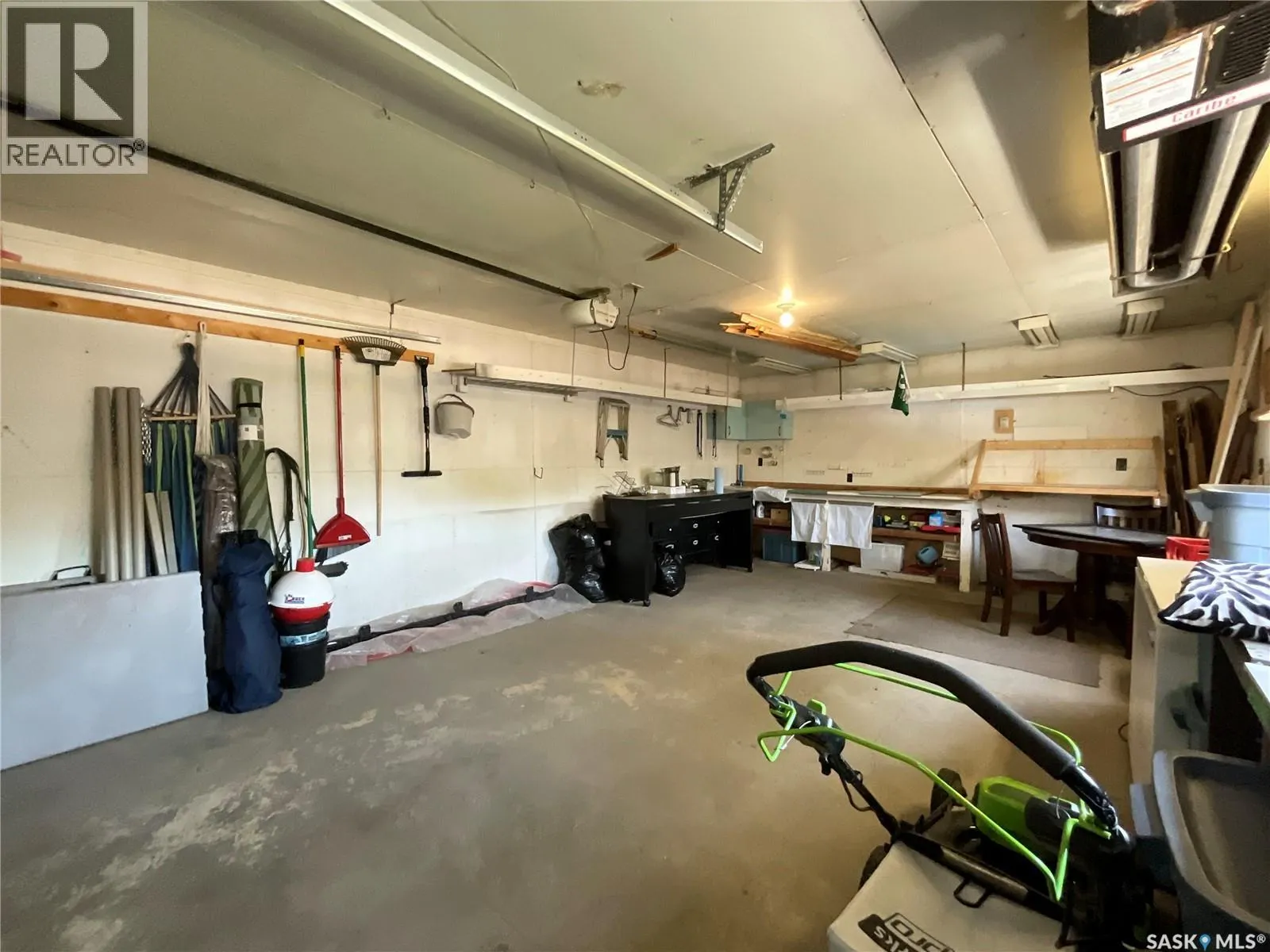 102 MCINNIS CRESCENT