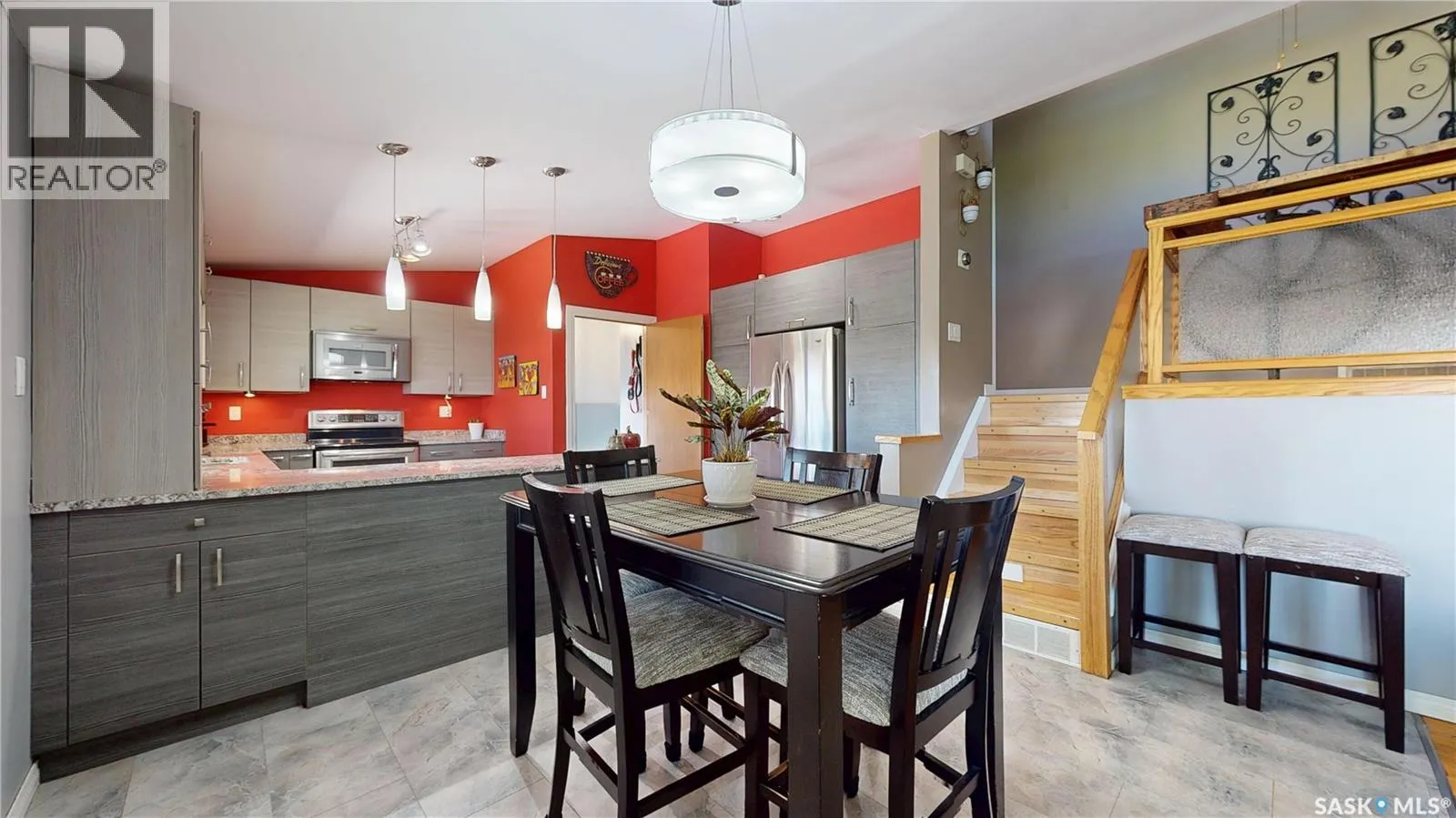 102 MCINNIS CRESCENT