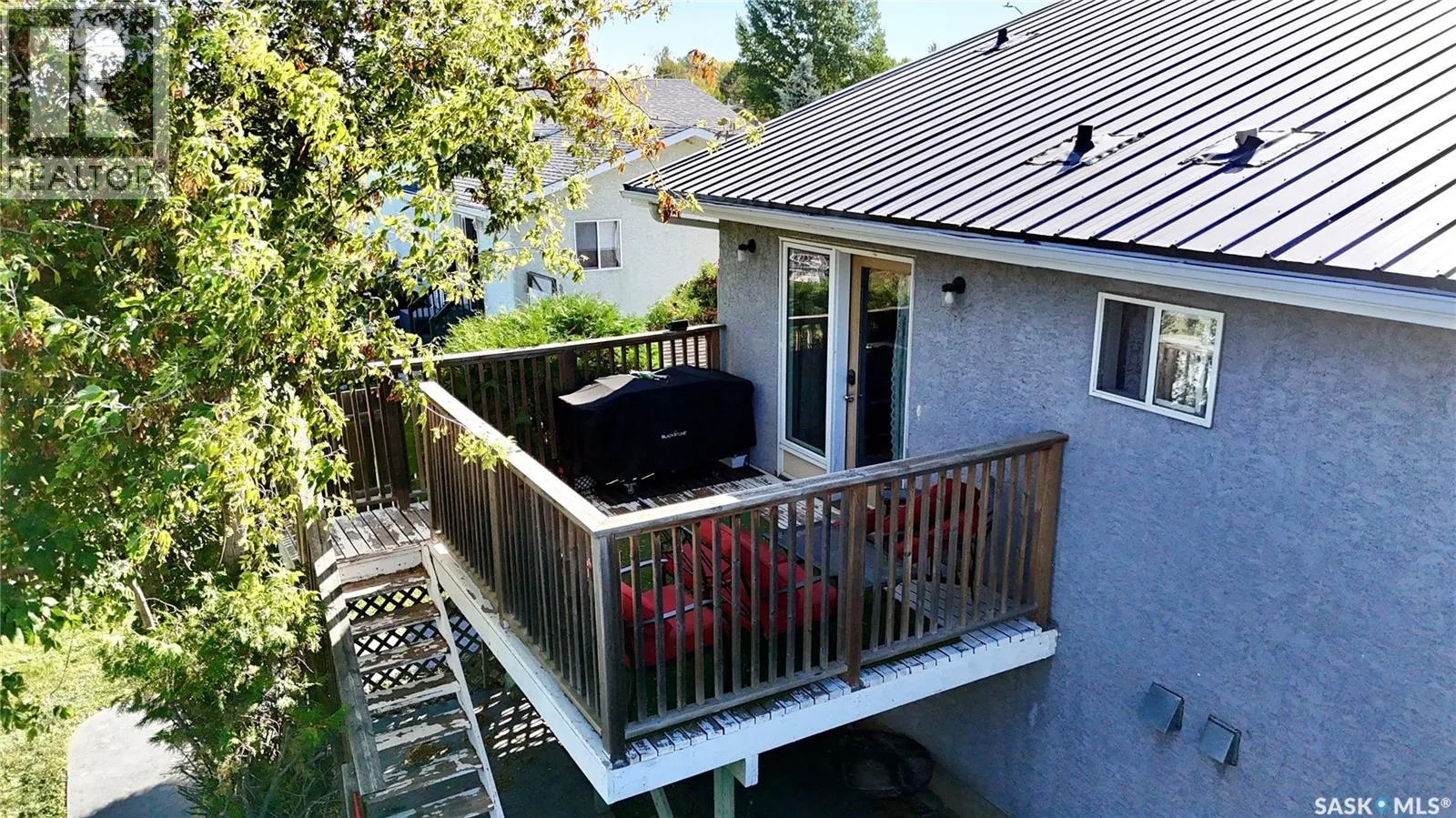 303 4th STREET