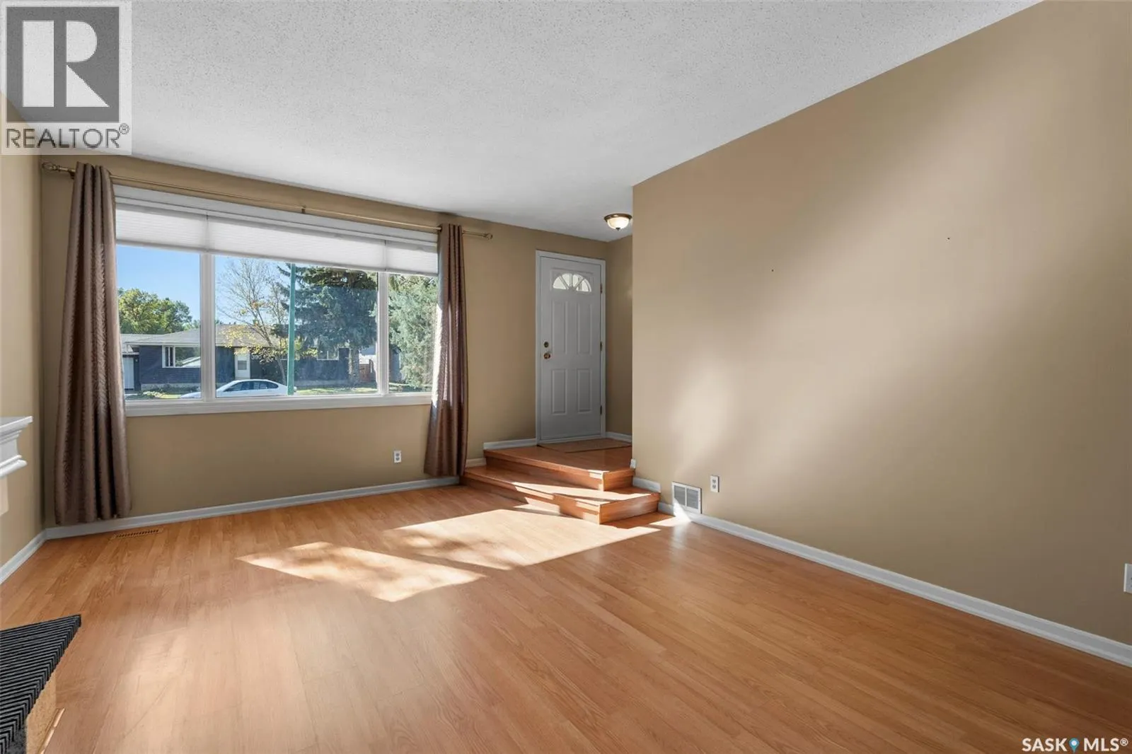 389 Balsam CRESCENT