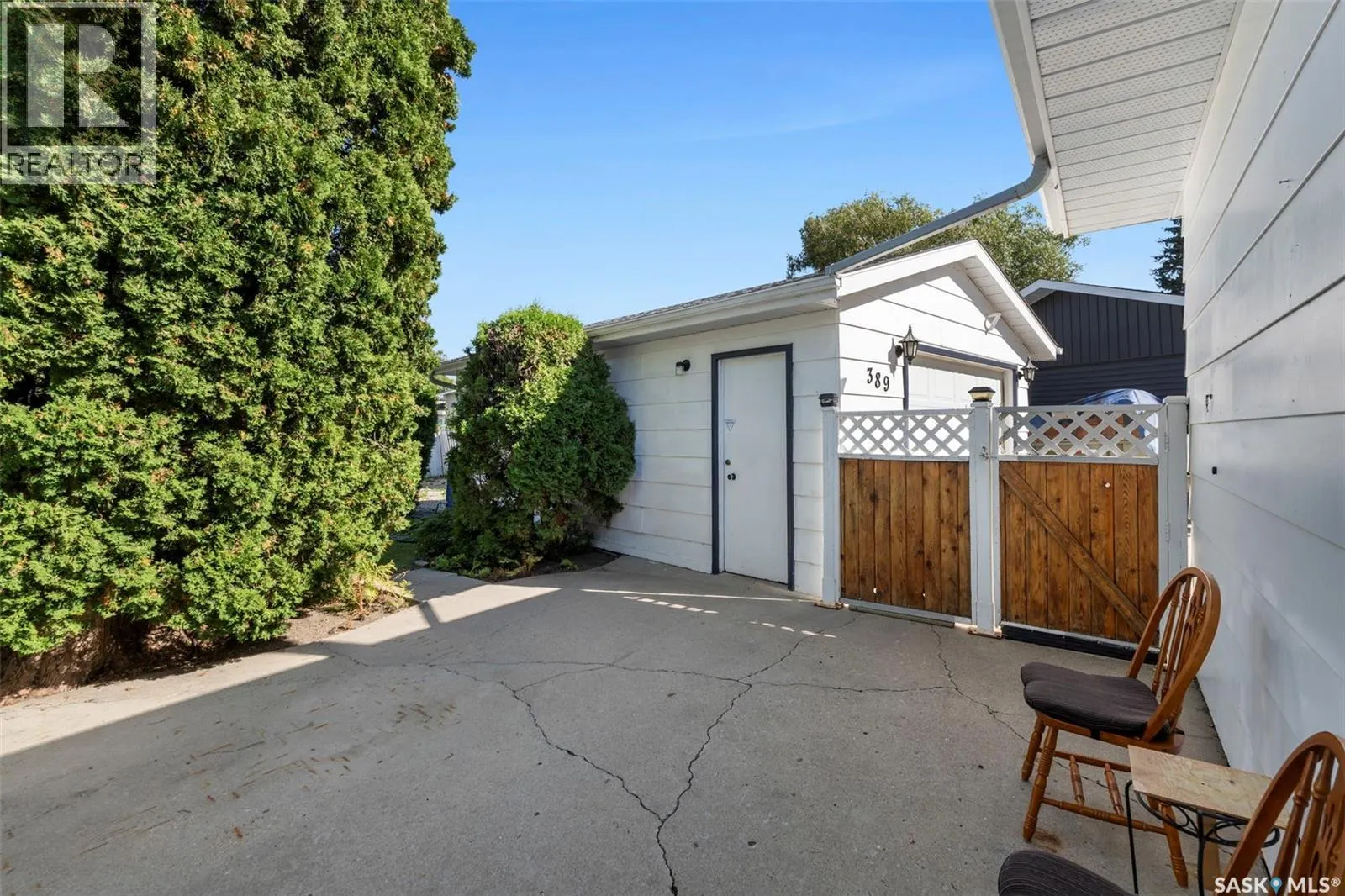 389 Balsam CRESCENT