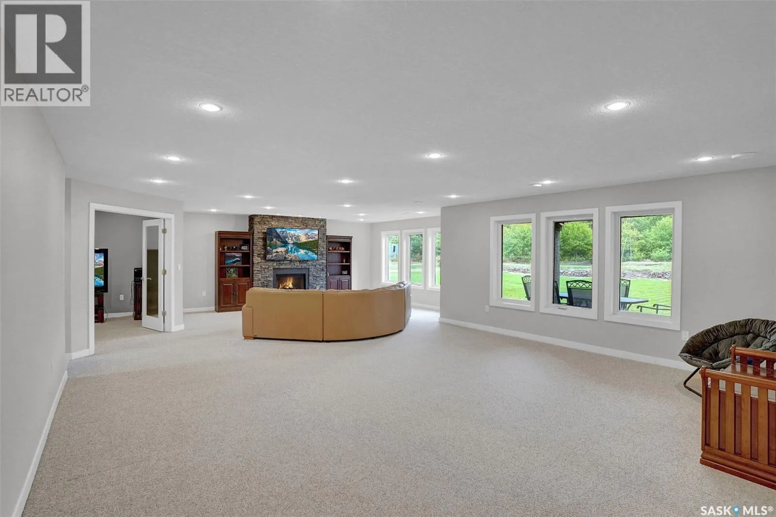 300 Hanley CRESCENT