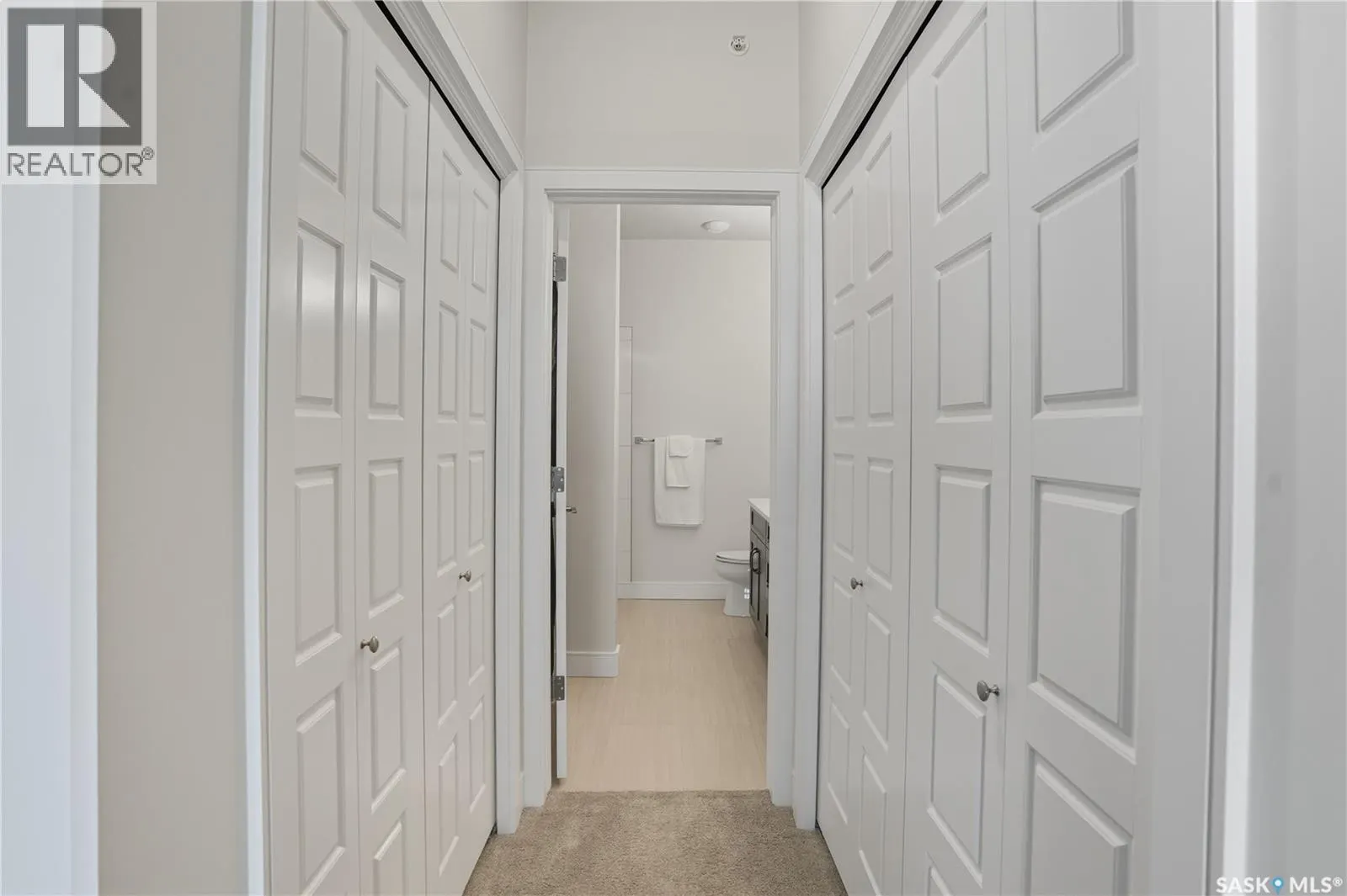 303 105 Willis CRESCENT
