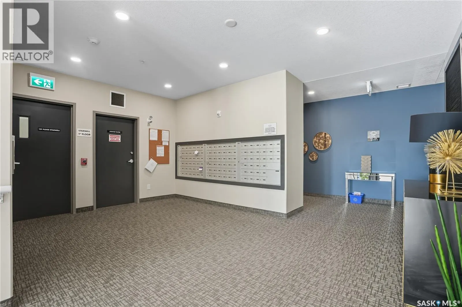 303 105 Willis CRESCENT