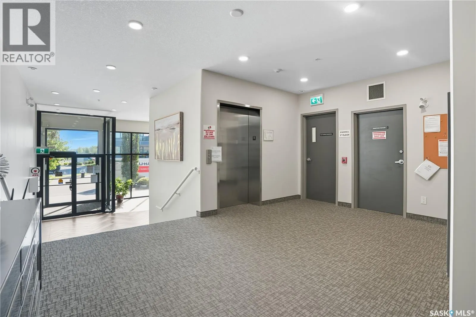 303 105 Willis CRESCENT