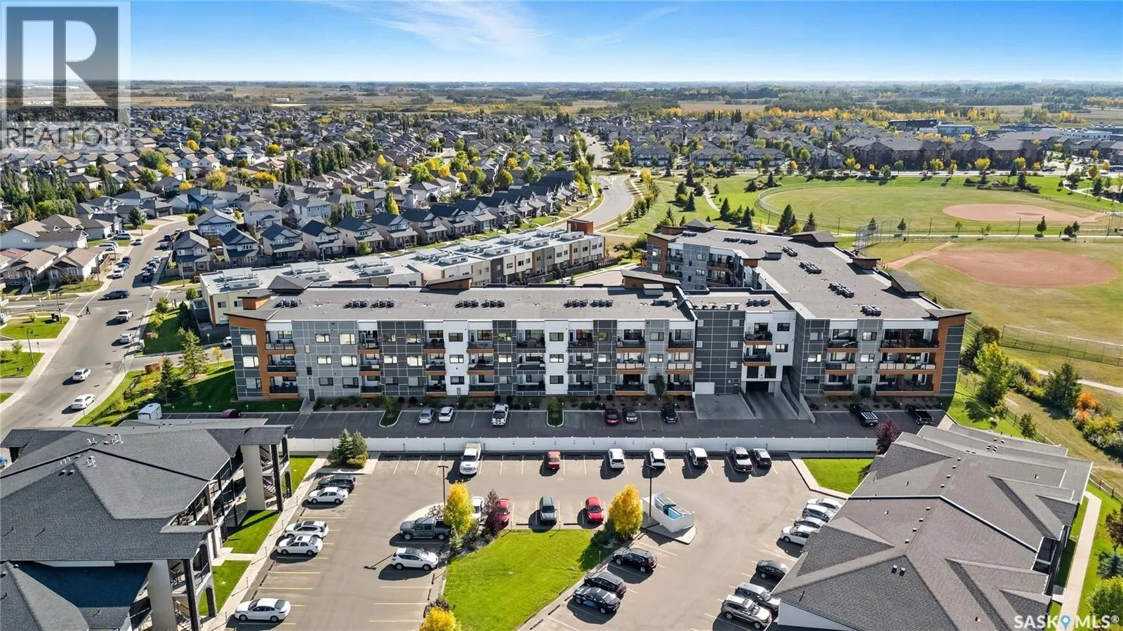 303 105 Willis CRESCENT