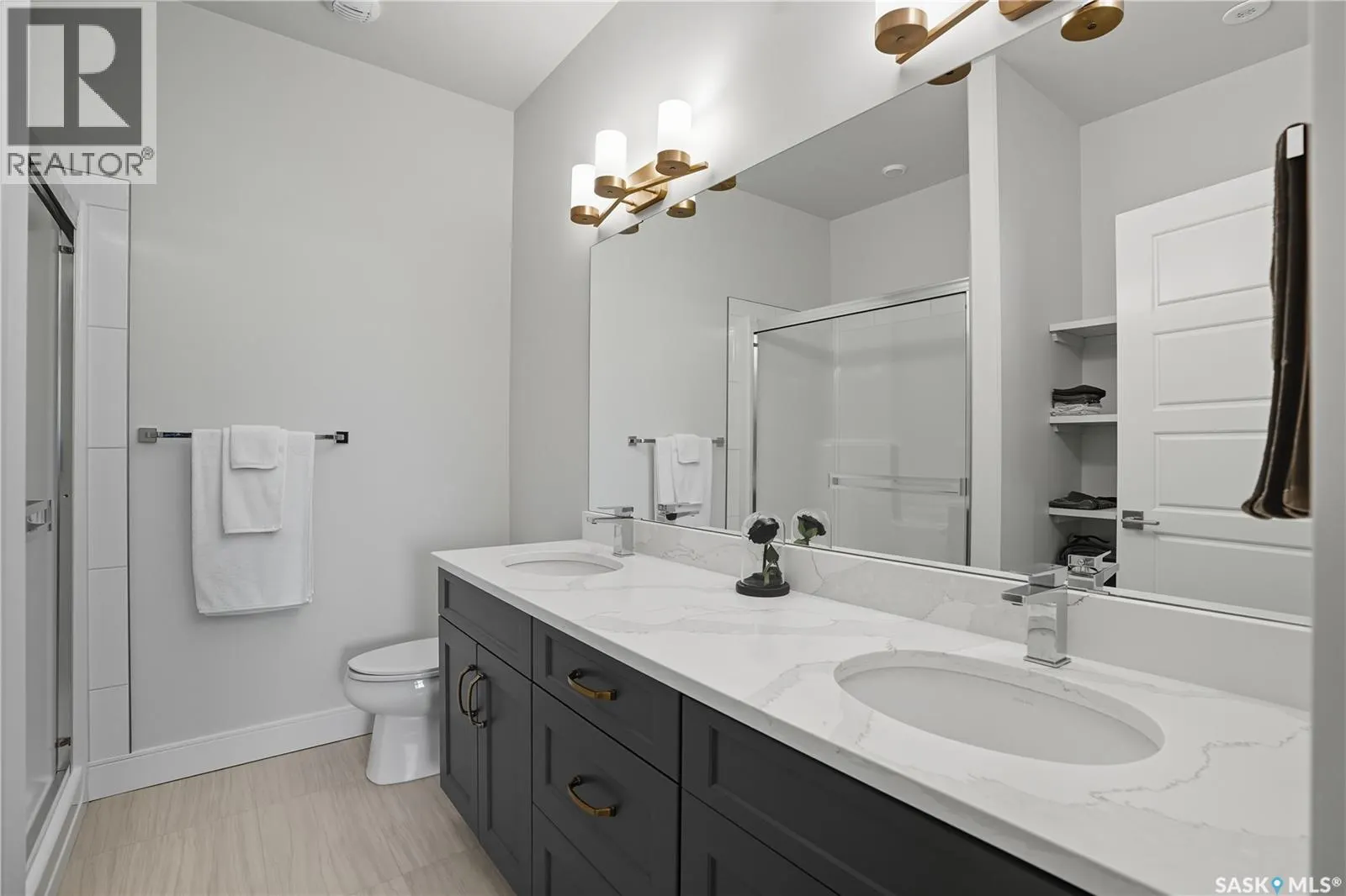 303 105 Willis CRESCENT