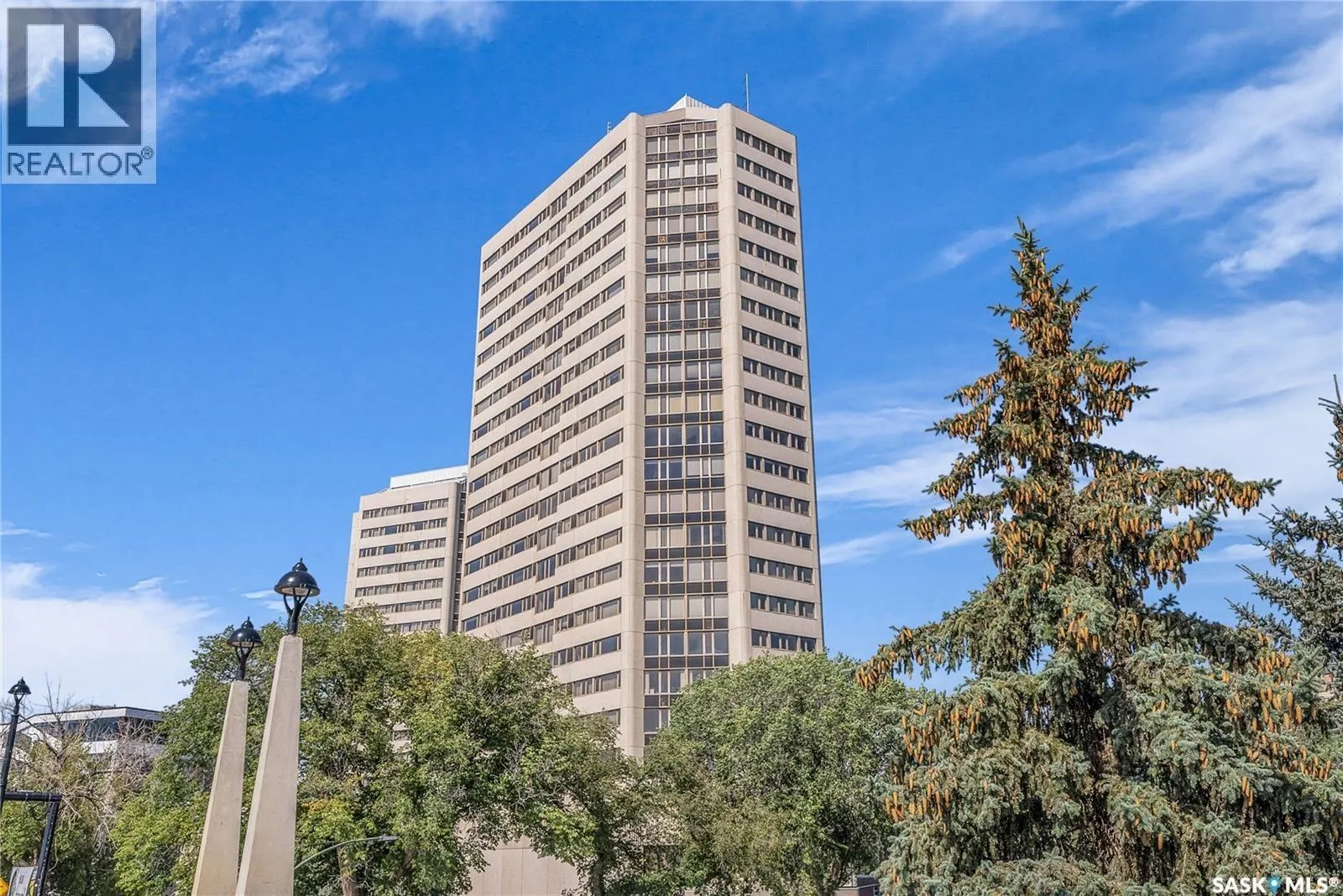 1780 424 Spadina CRESCENT E