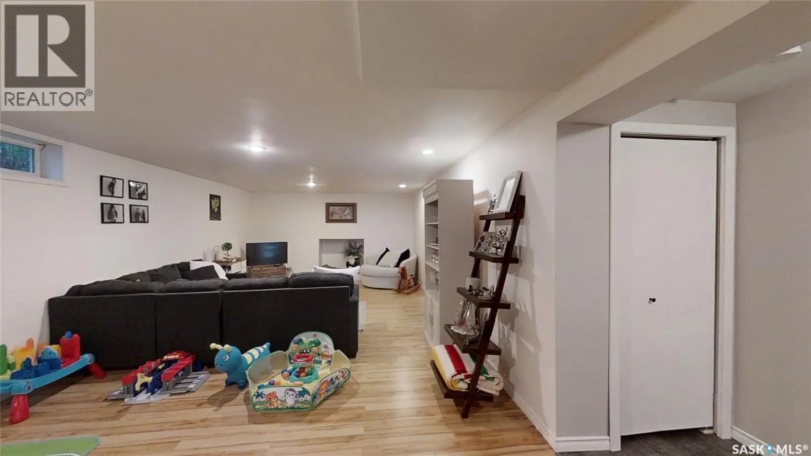 206 Perehudoff COURT
