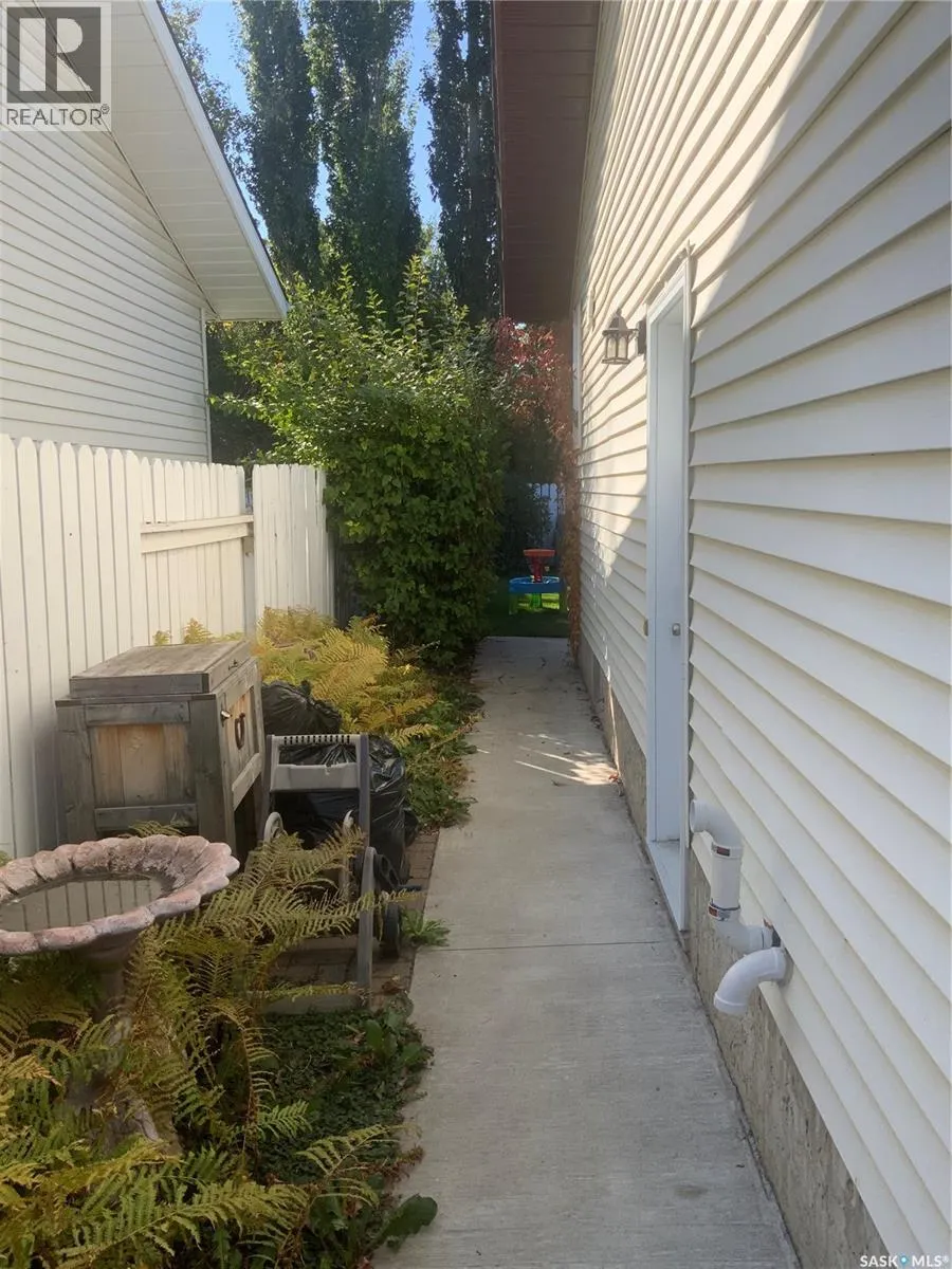 206 Perehudoff COURT