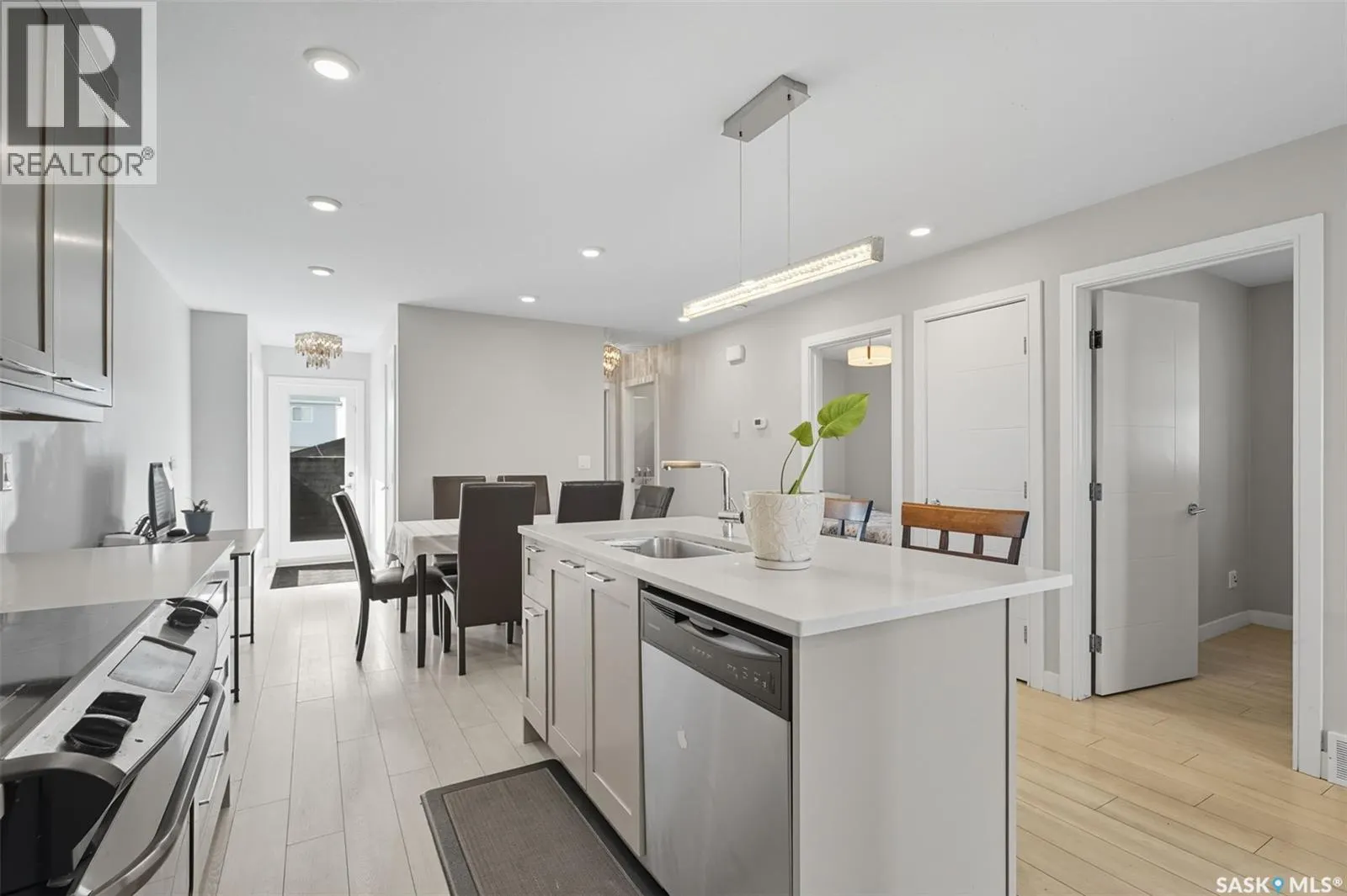 4127 33rd STREET W