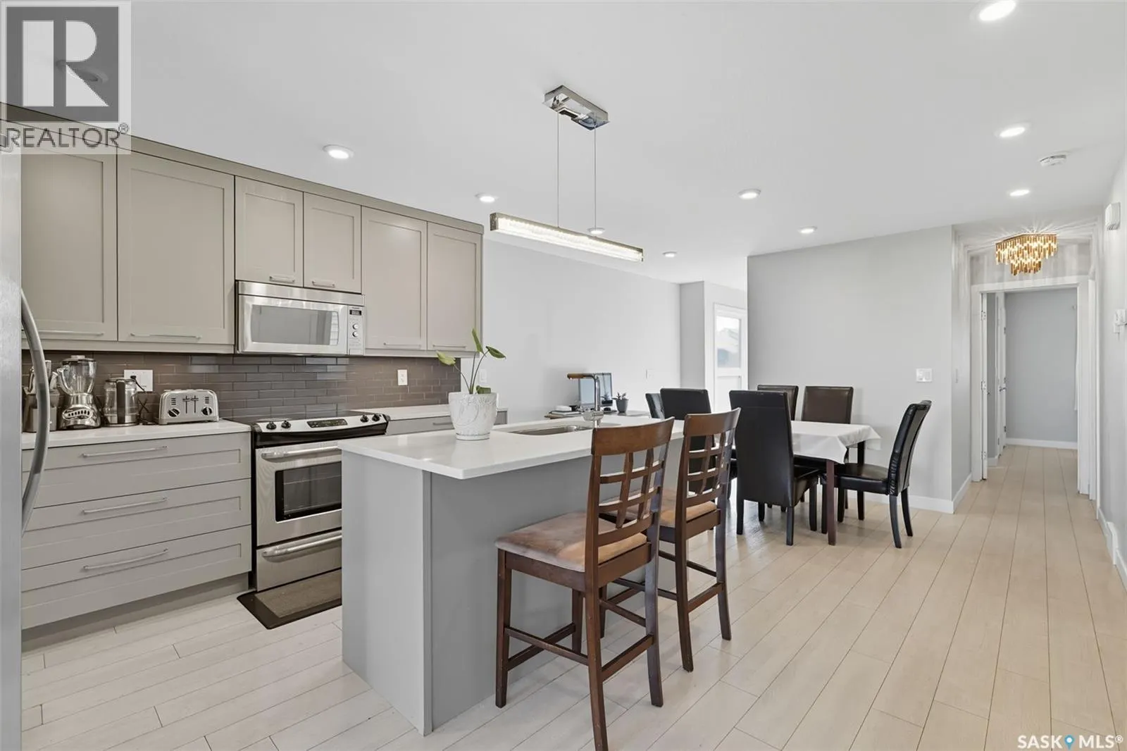 4127 33rd STREET W