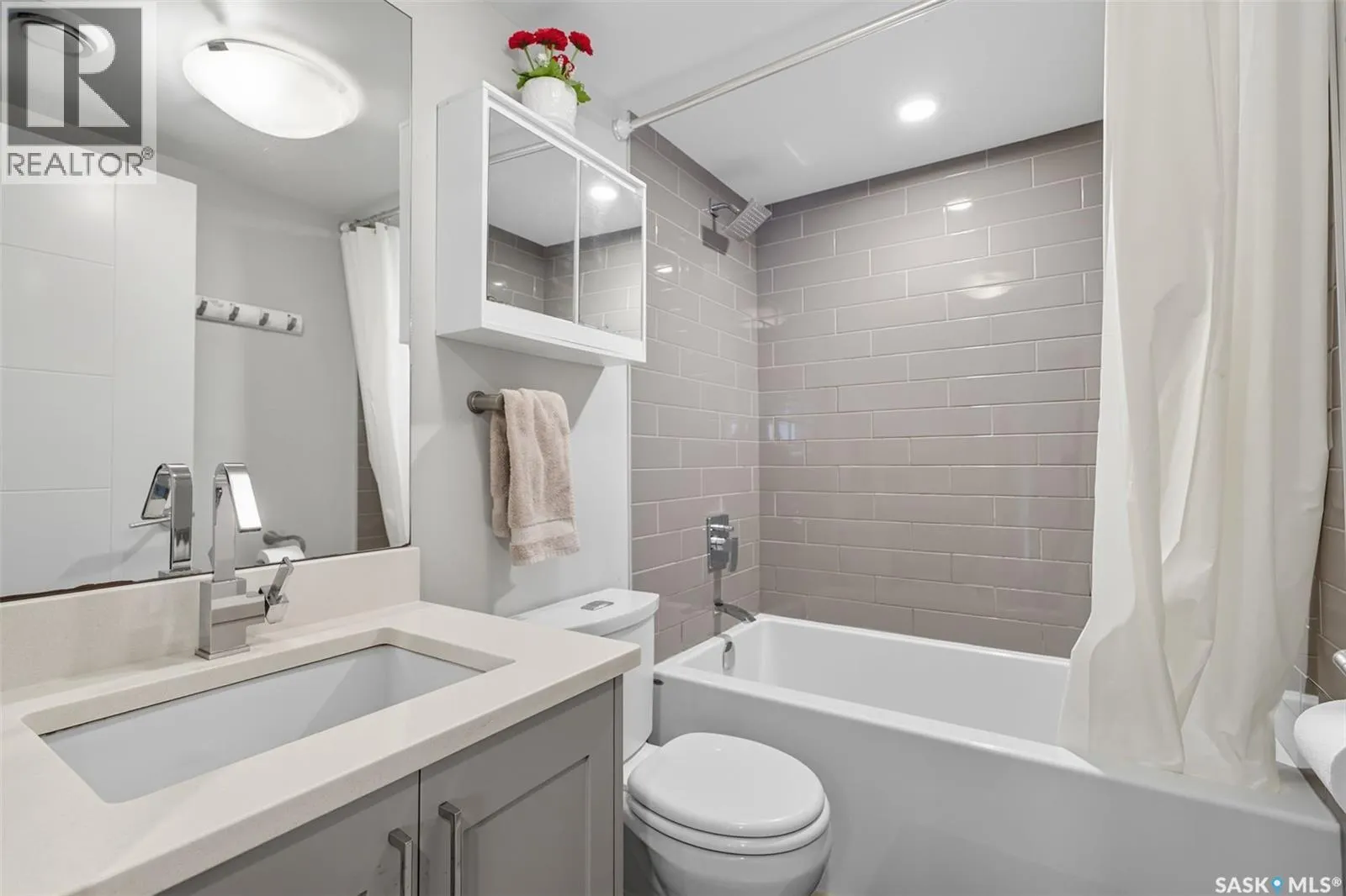 4127 33rd STREET W