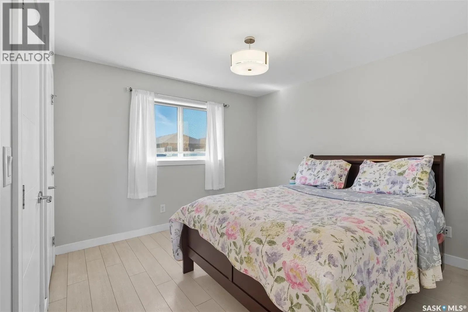 4127 33rd STREET W