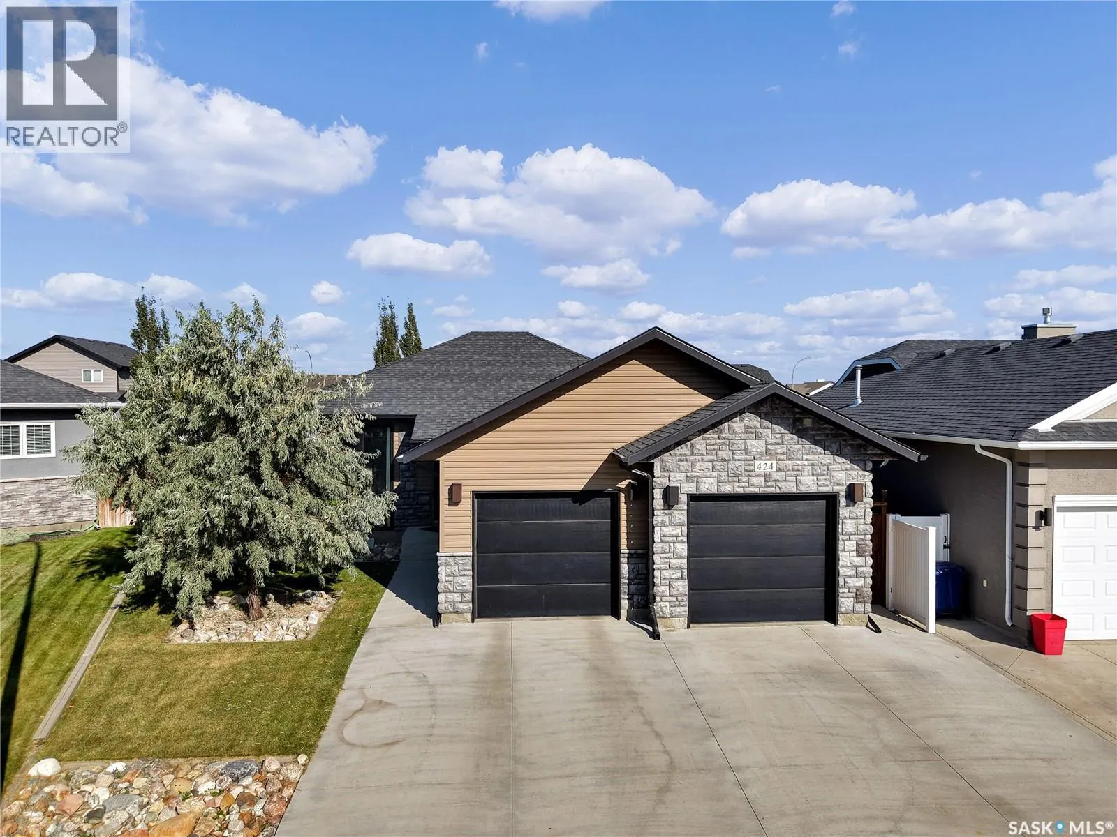 424 Lyle CRESCENT