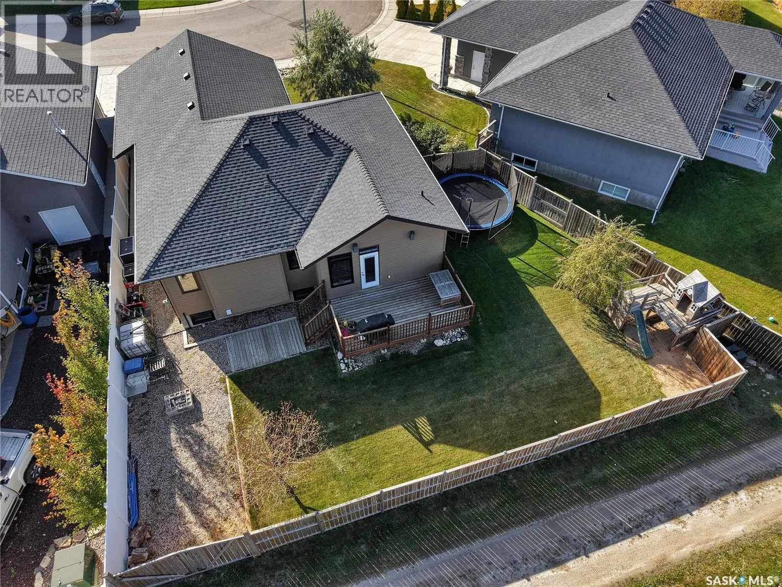 424 Lyle CRESCENT